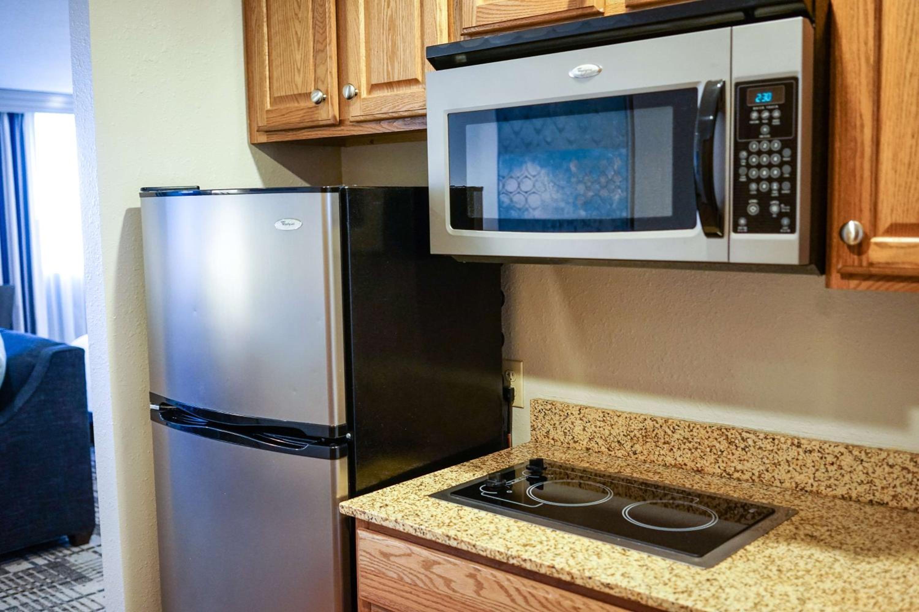 King Room with Kitchenette - Non-Smoking - Photo 4