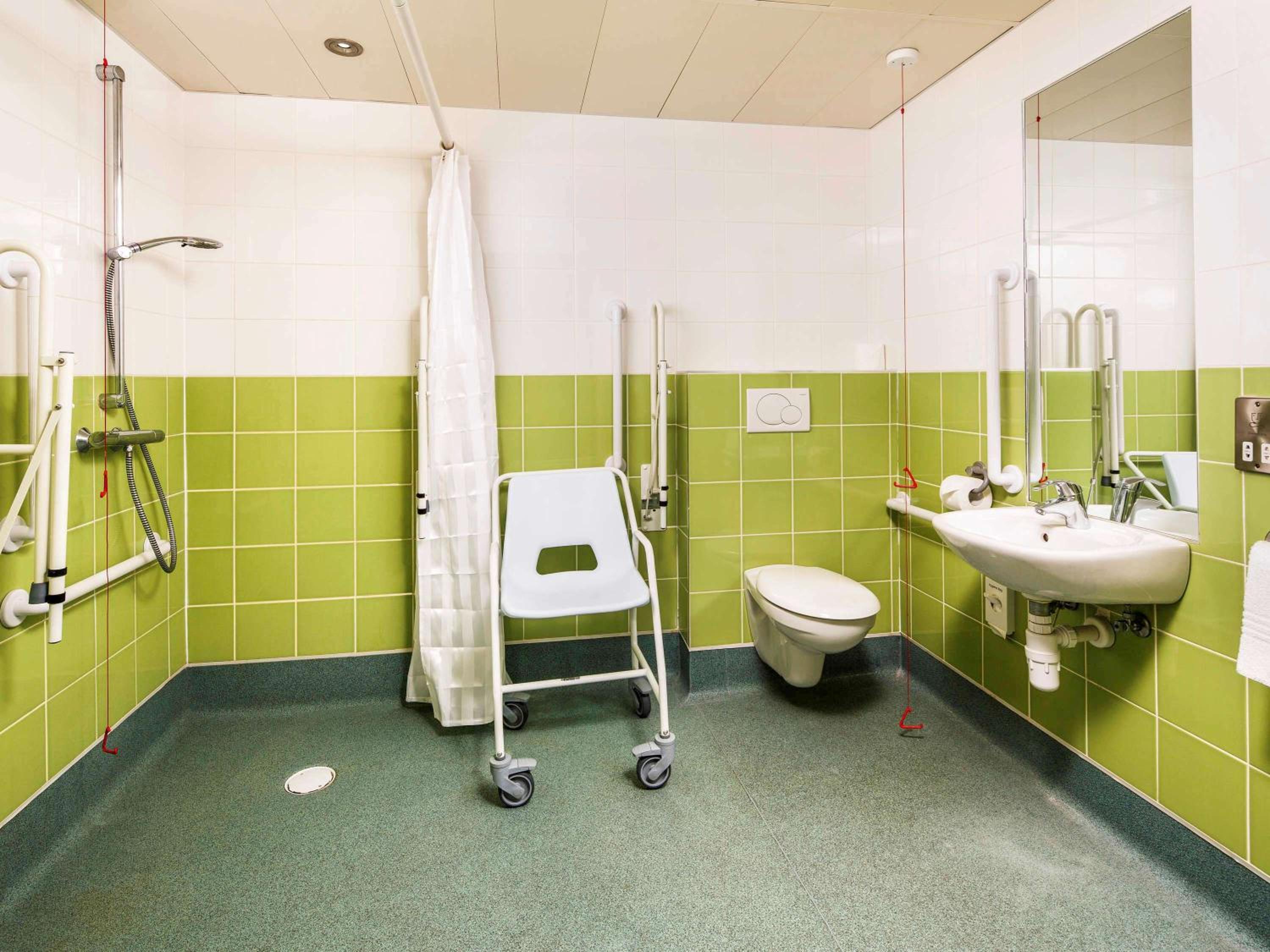 Classic Double Room - Accessible photo 3