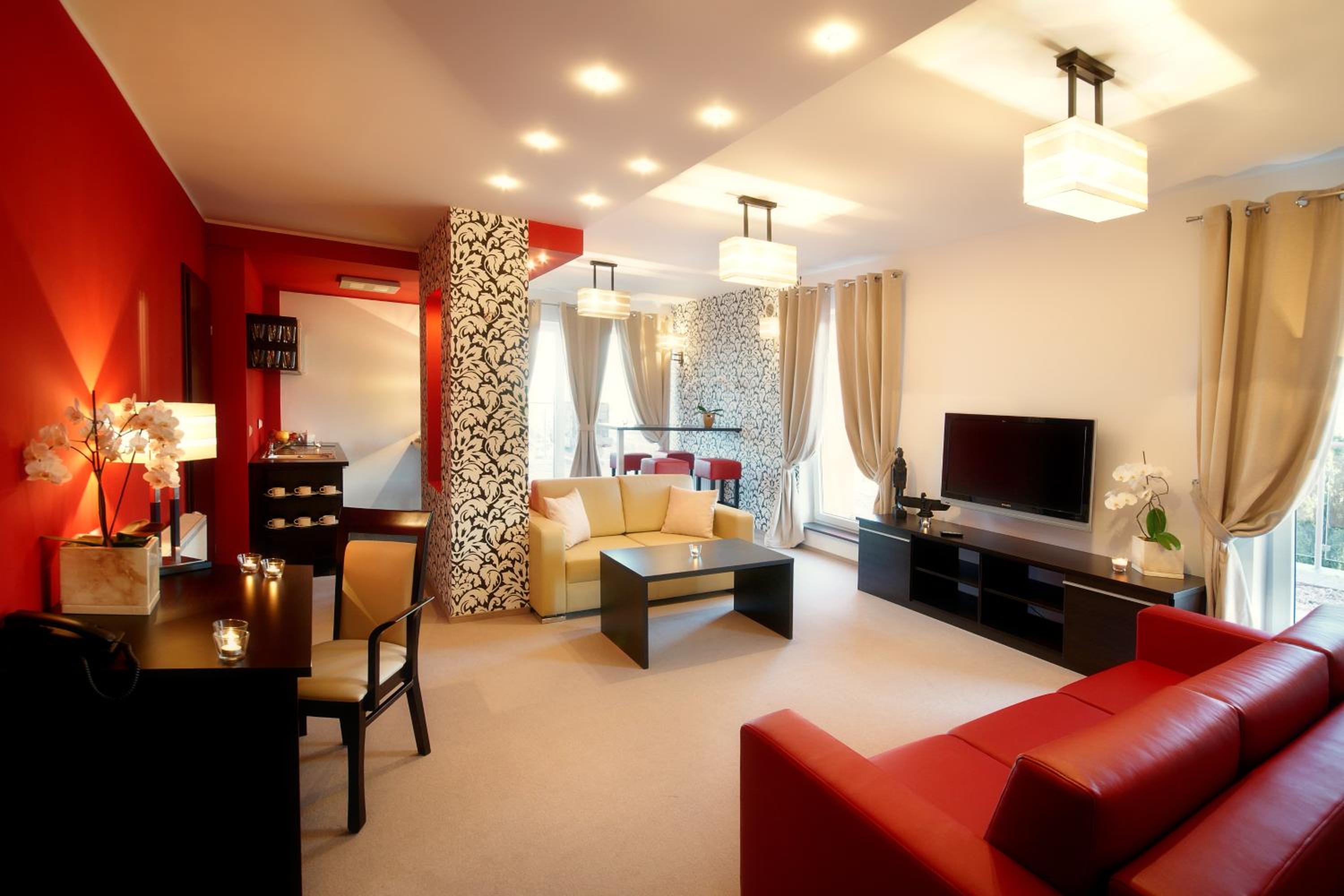 Deluxe Suite - Photo 9