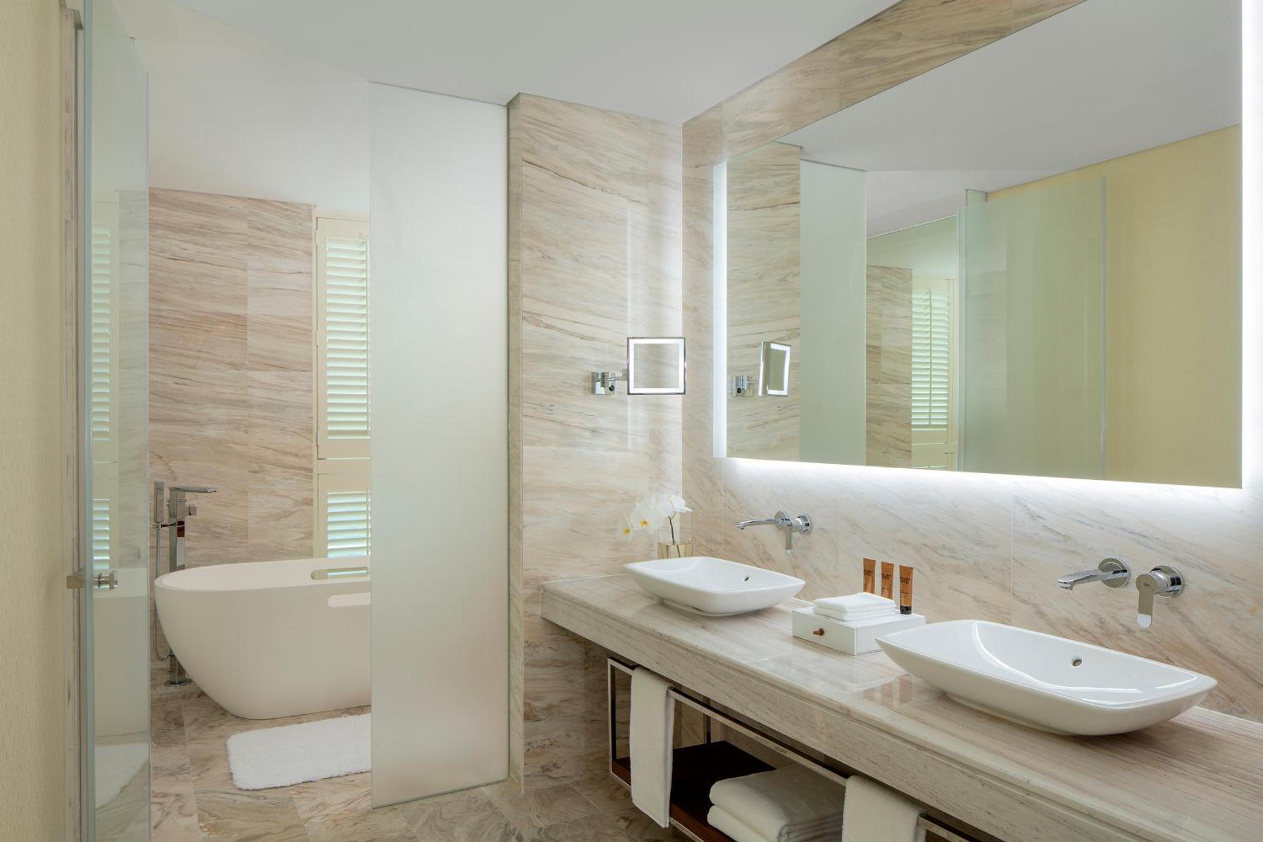 Carole Suite thumbnail 5