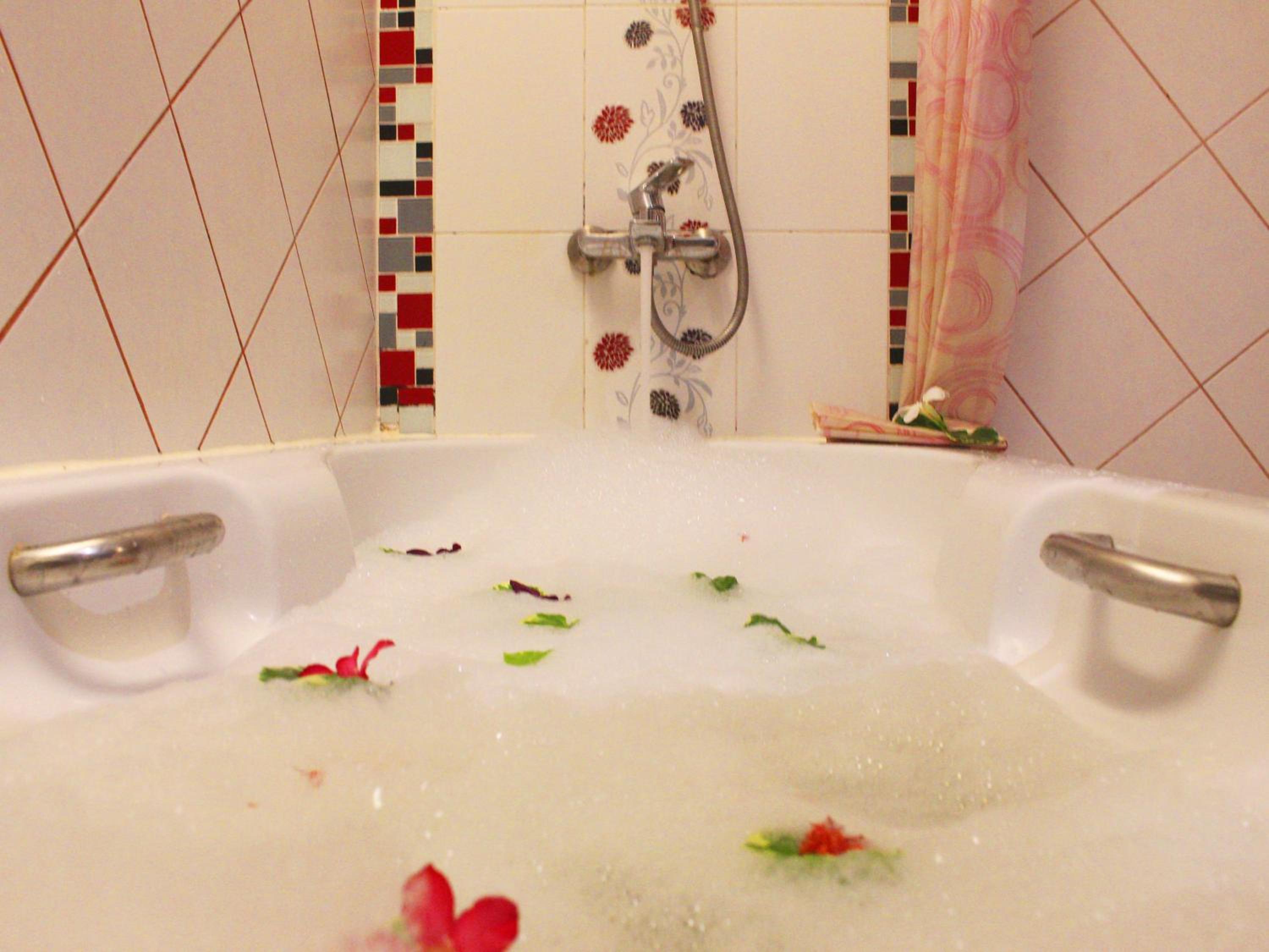 Superior Double or Twin Room with Pool View - Photo 2