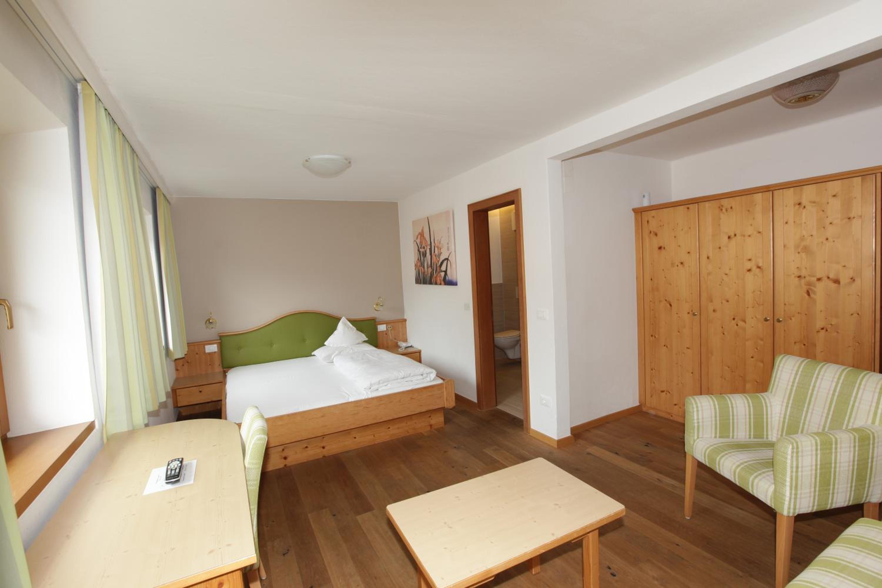 Double Room (1 Adult)
