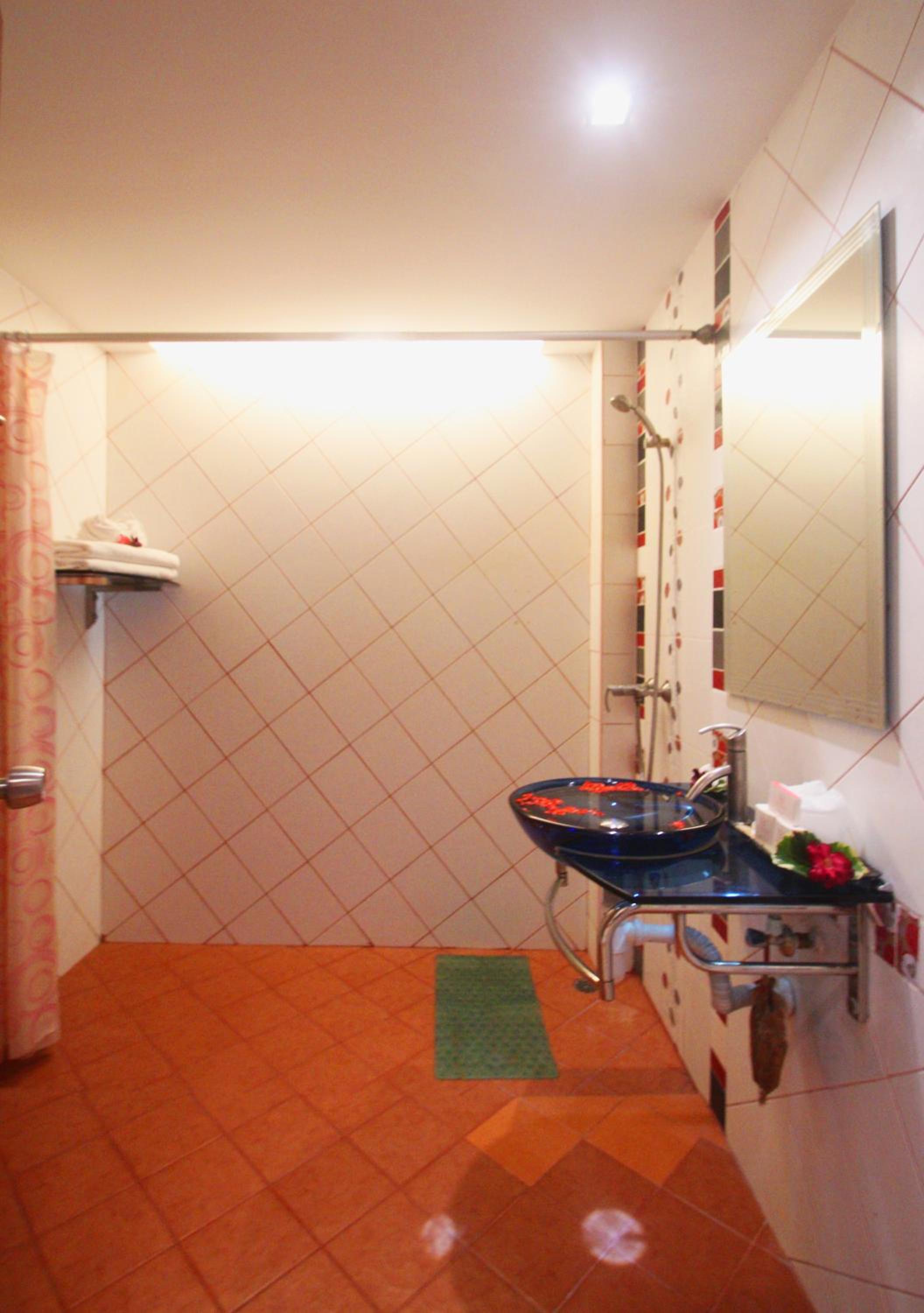 Standard Double or Twin (No View) - Photo 5