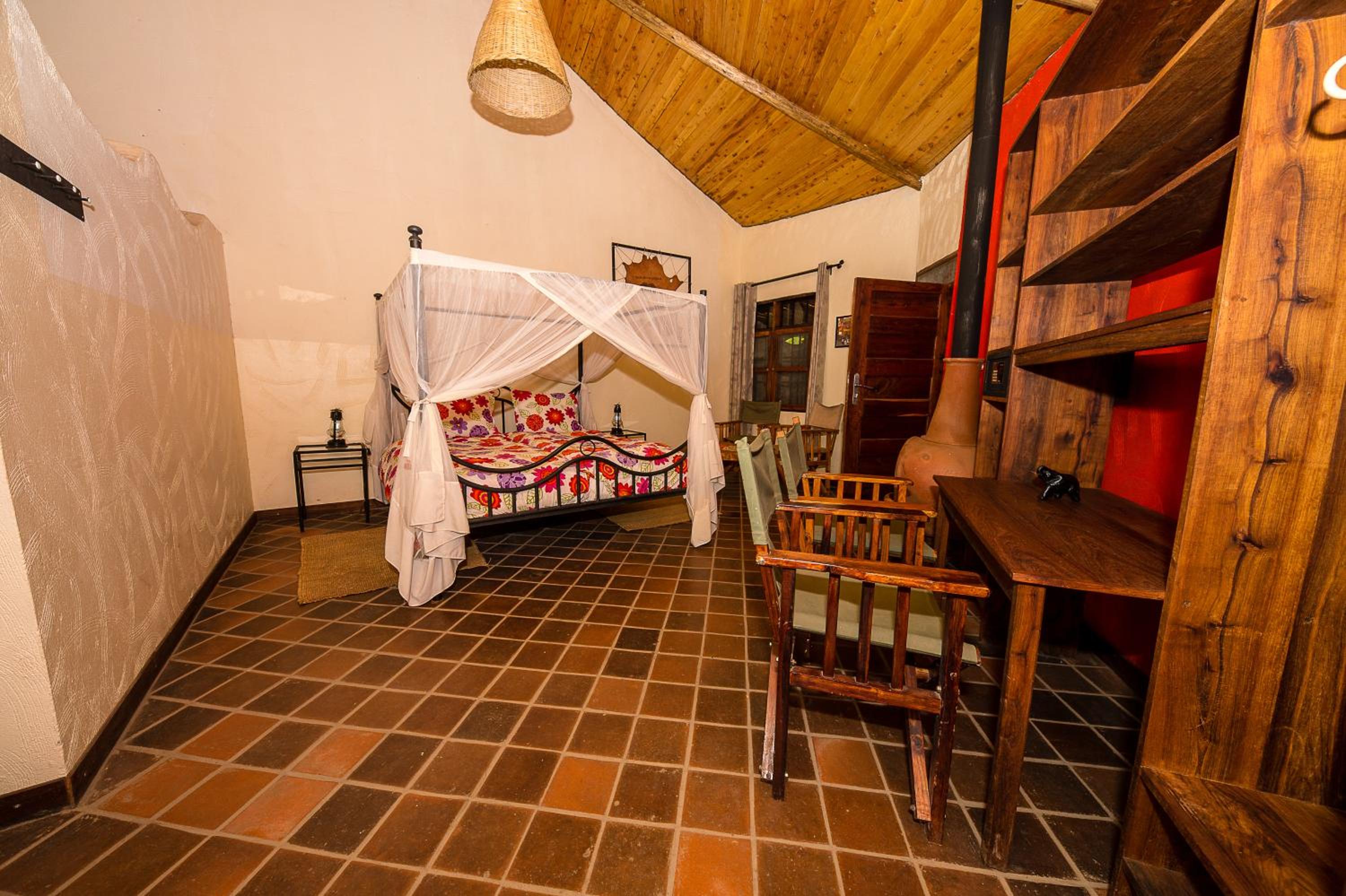 Family Room with Private Bathroom photo 1