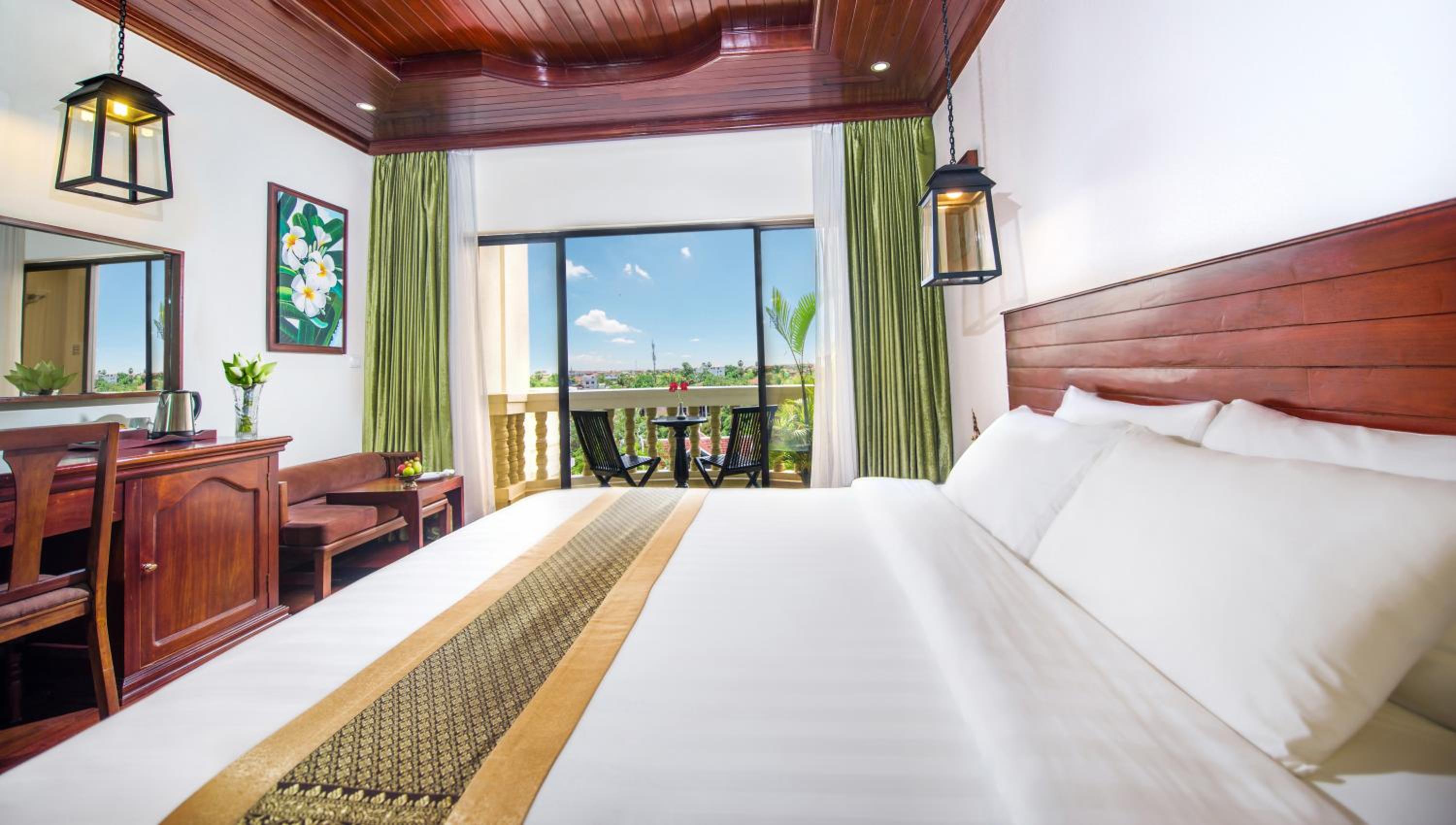 Deluxe King Room - Photo 3