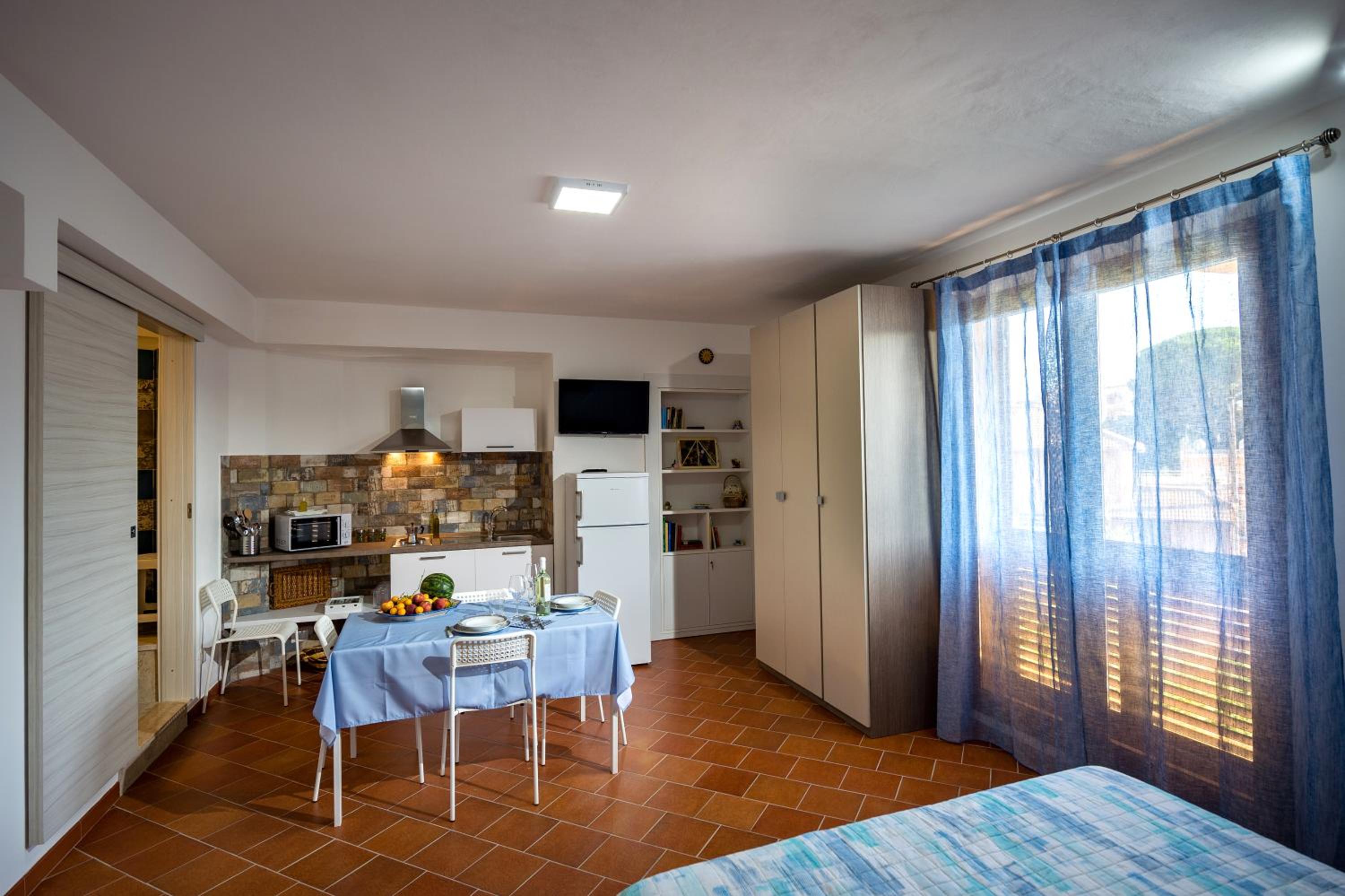 Studio Apartment - Photo 7