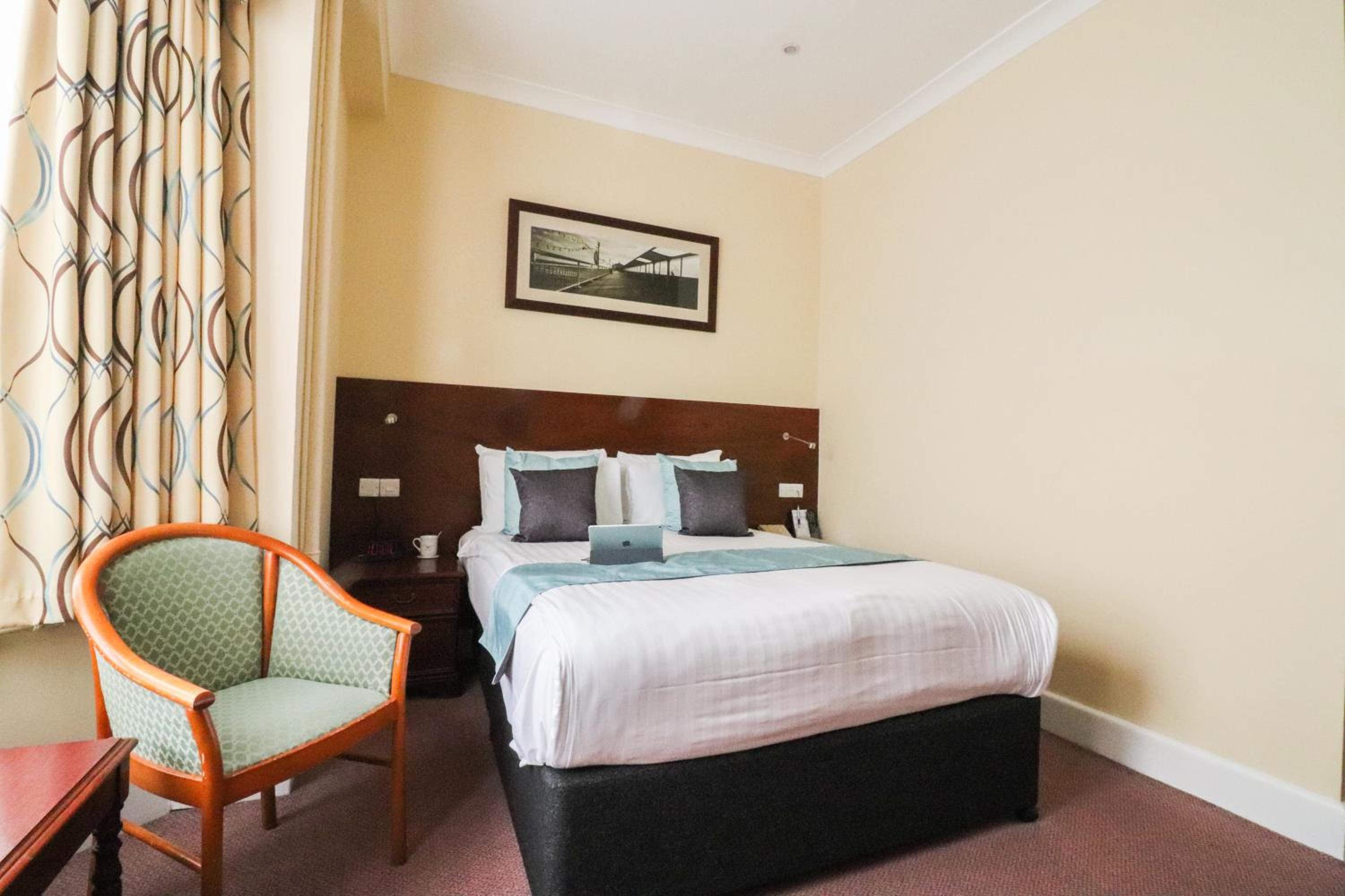 Double Room - No Dogs - Photo 4