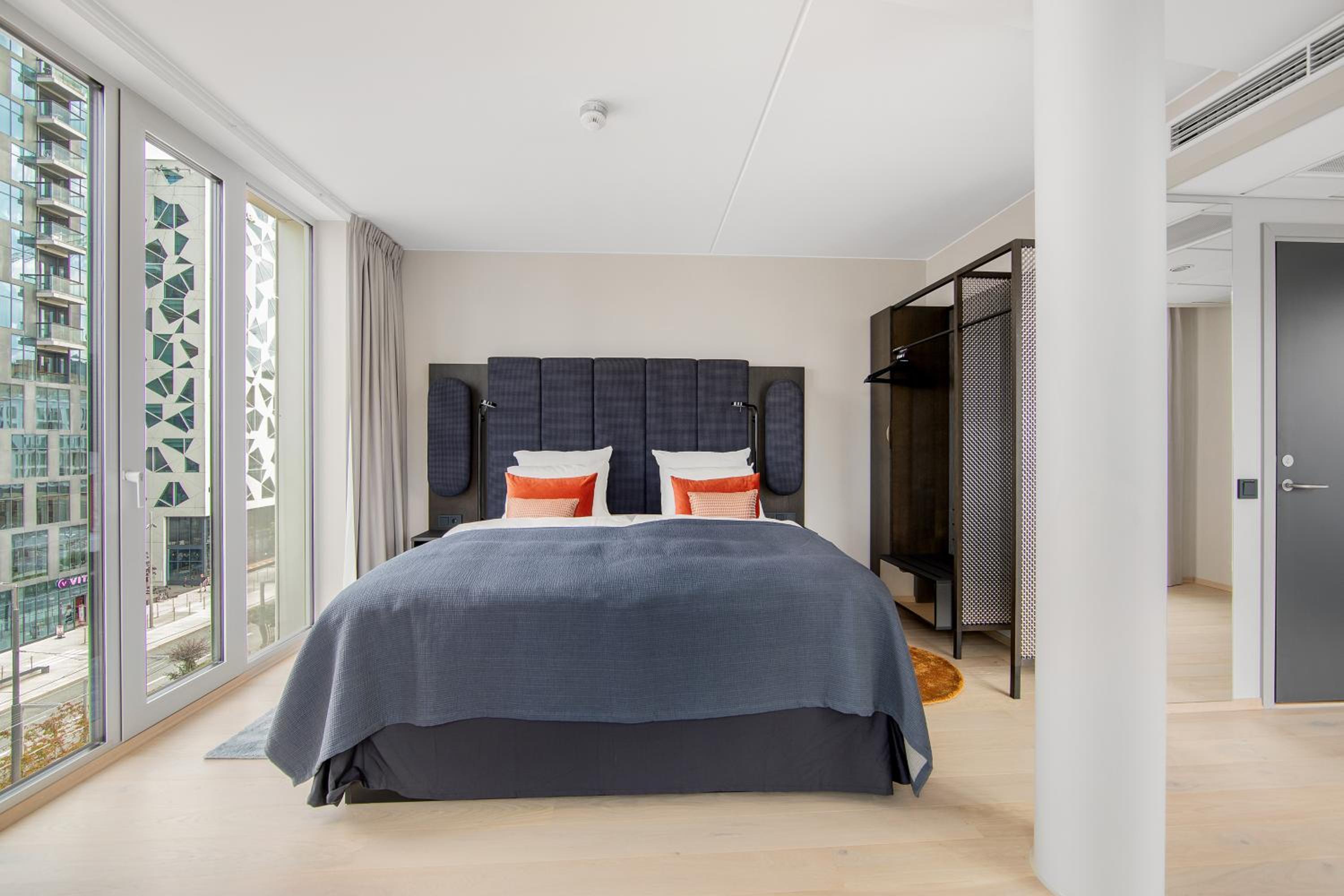 Deluxe Room - Photo 5