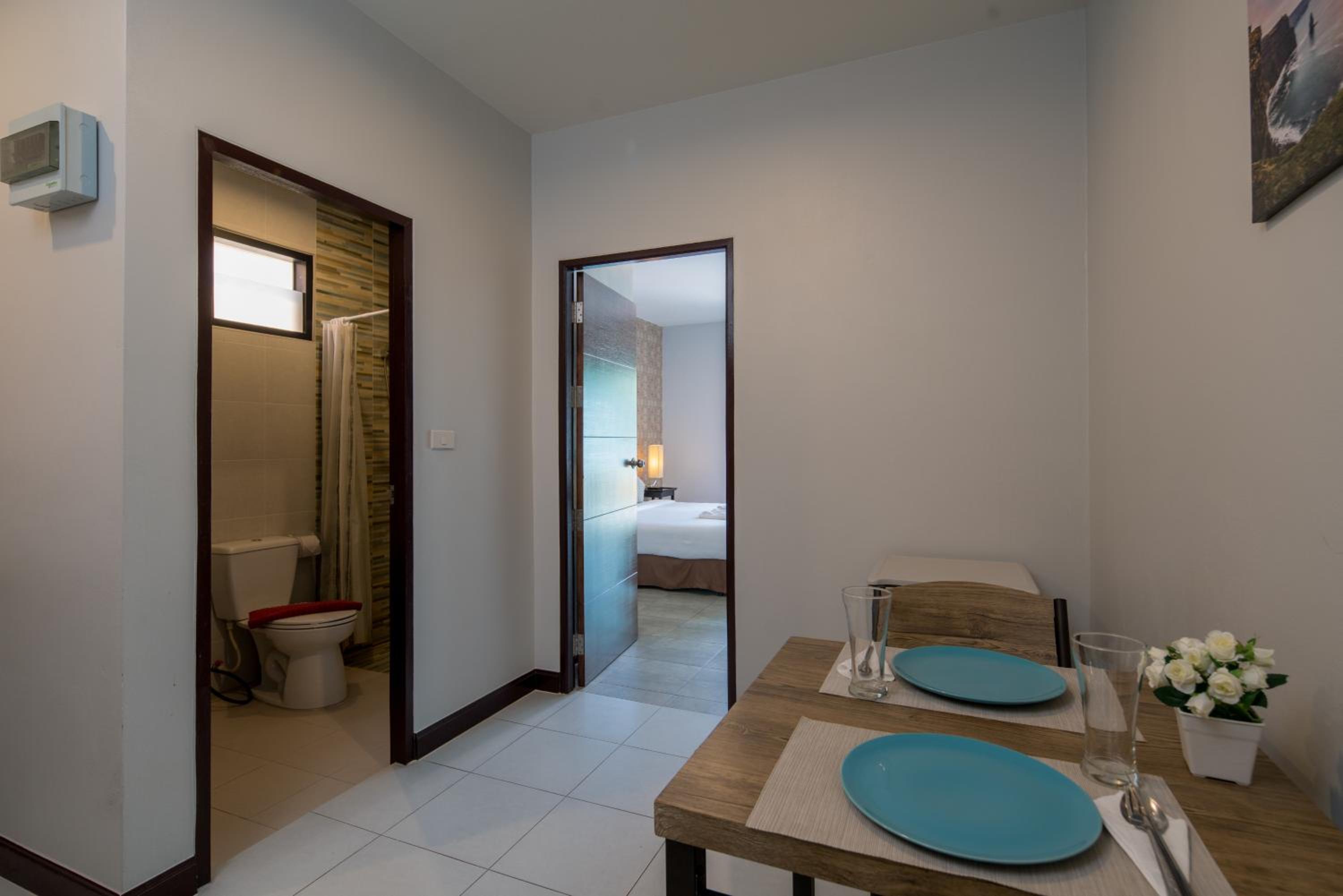 Deluxe 1 Bedroom Apartment - Photo 12