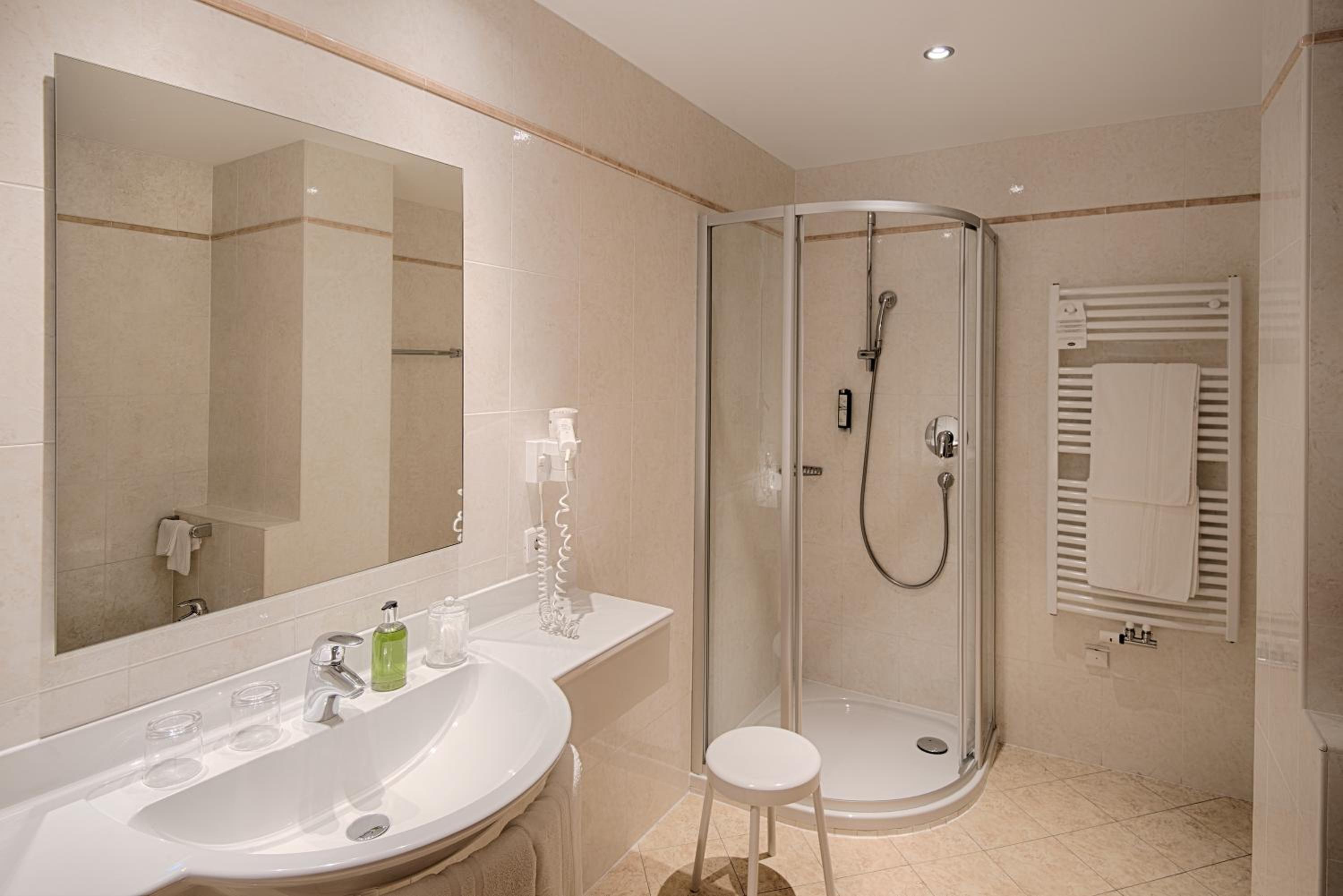 Standard Double or Twin Room photo 3
