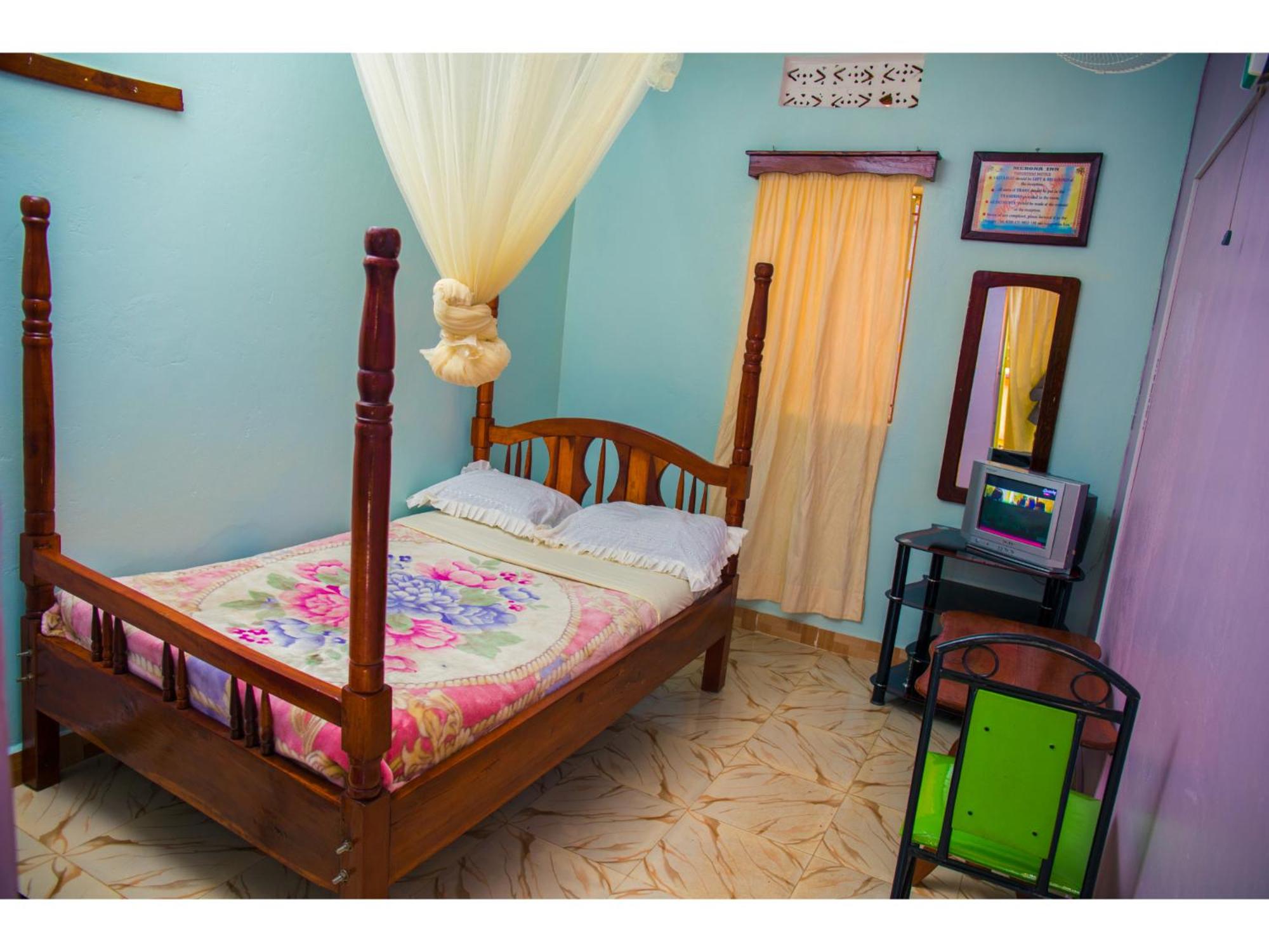 Standard Double Room - Photo 6