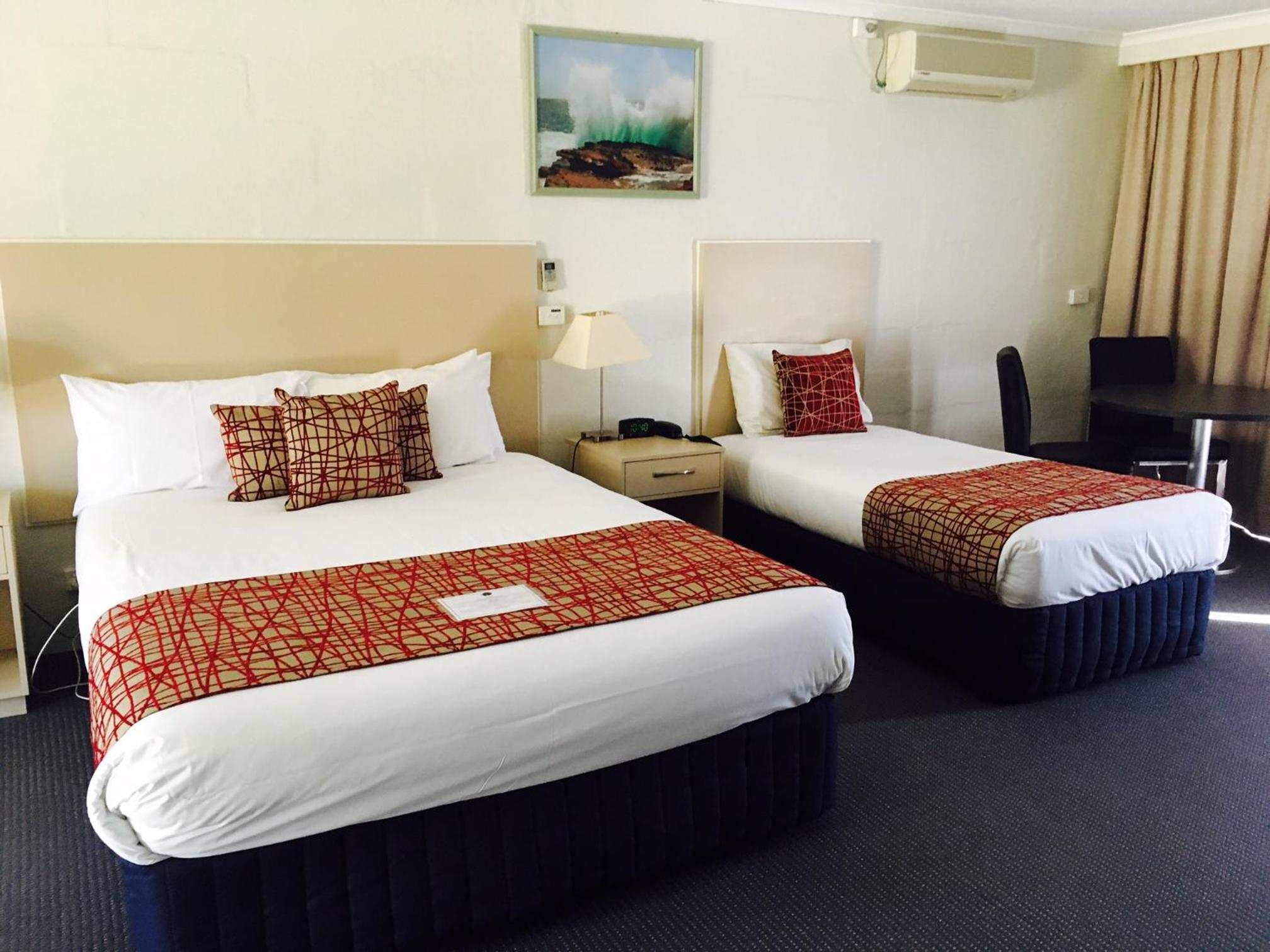 Deluxe Queen Room - Photo 4