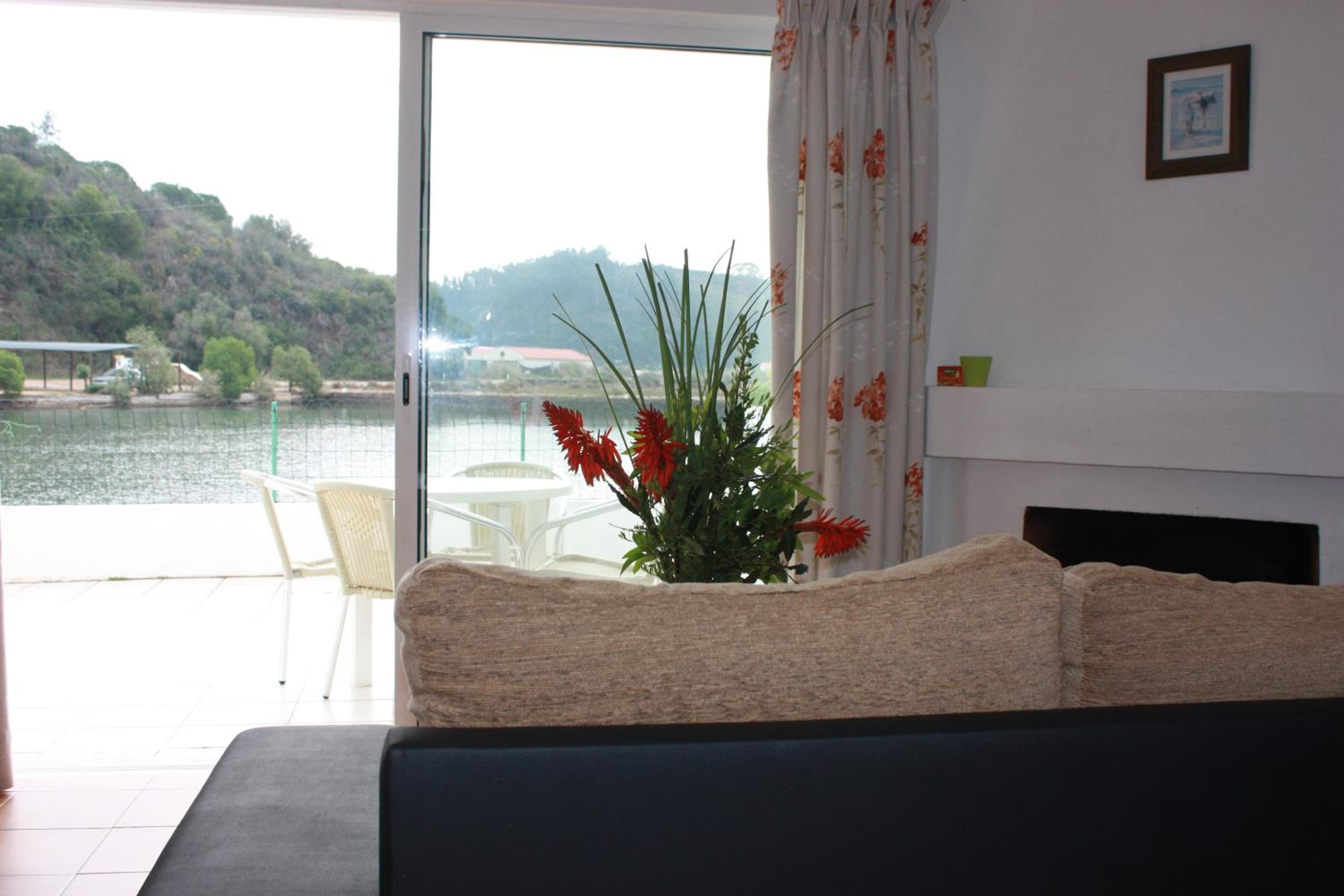 One-Bedroom Apartment with River View - Photo 5