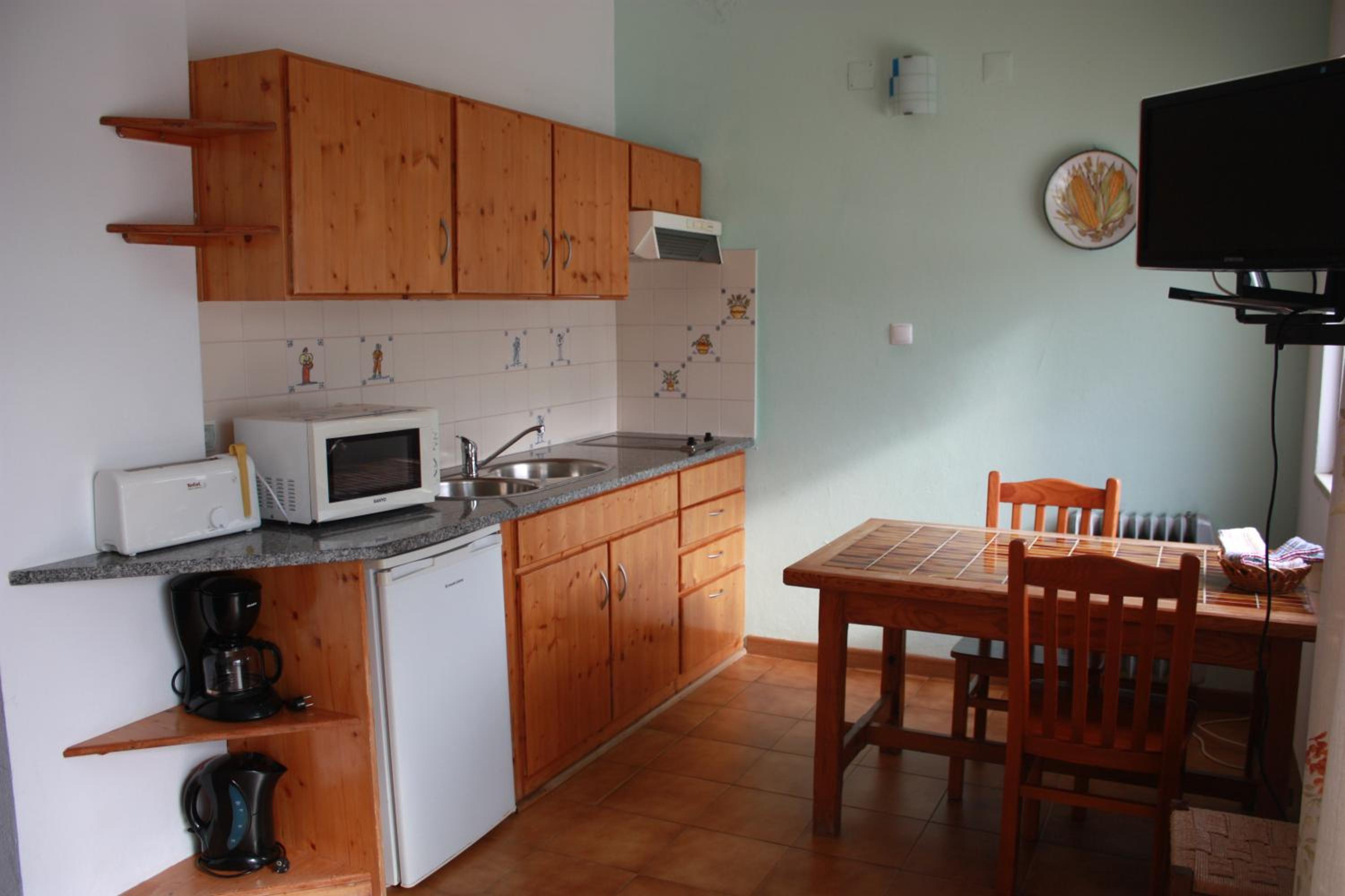 One-Bedroom Apartment with River View - Photo 8