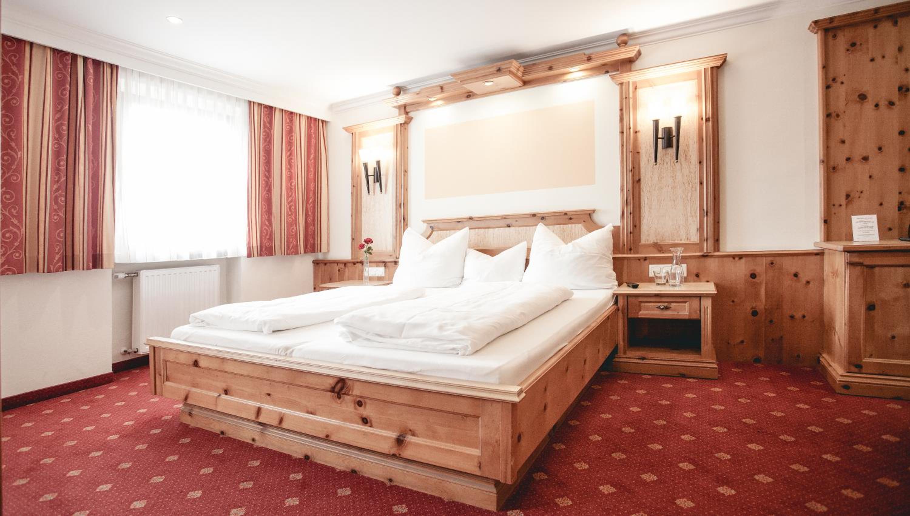 Double Room with Private Bathroom - Photo 2