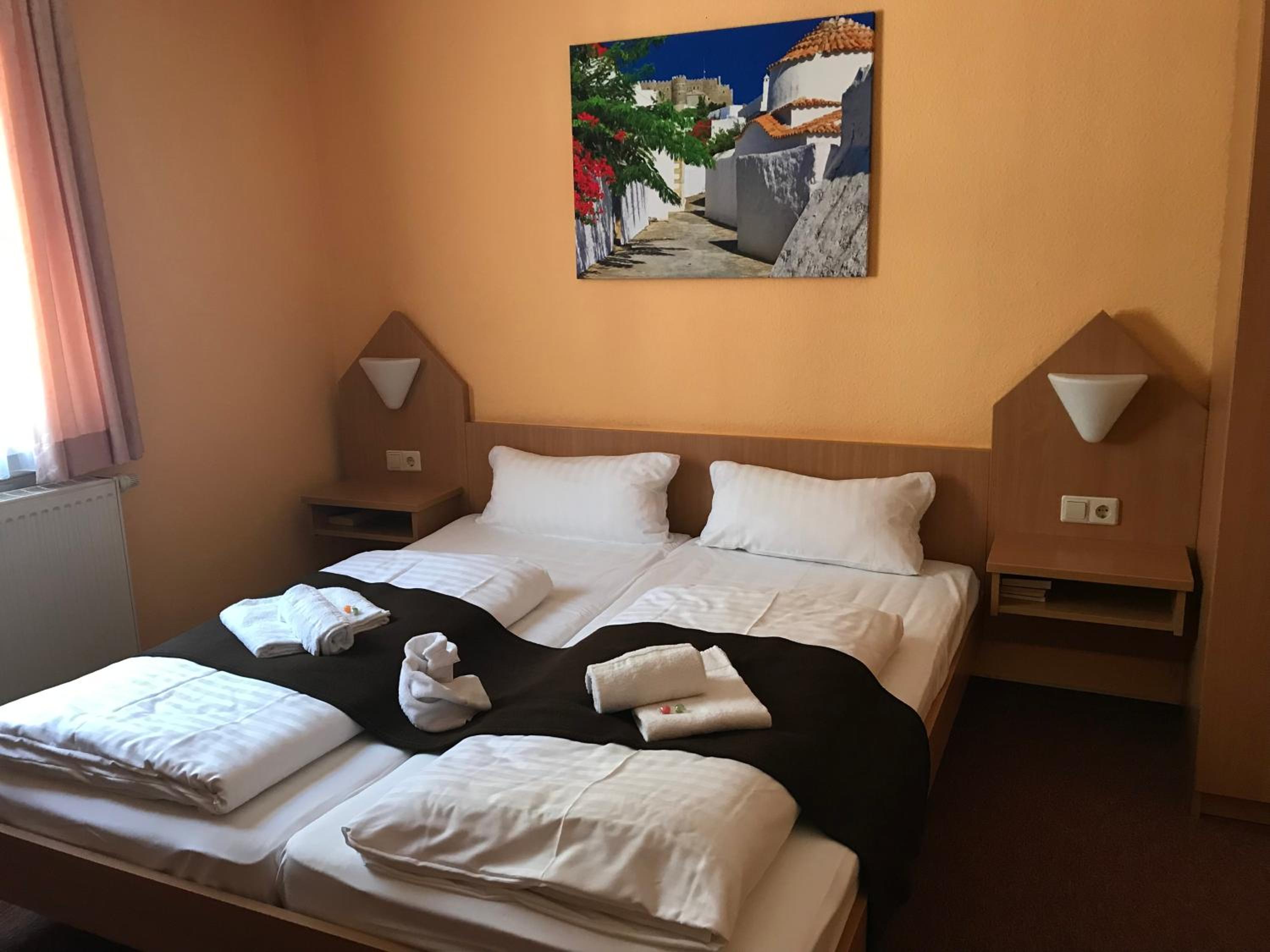 Double Room with Private Bathroom photo 2