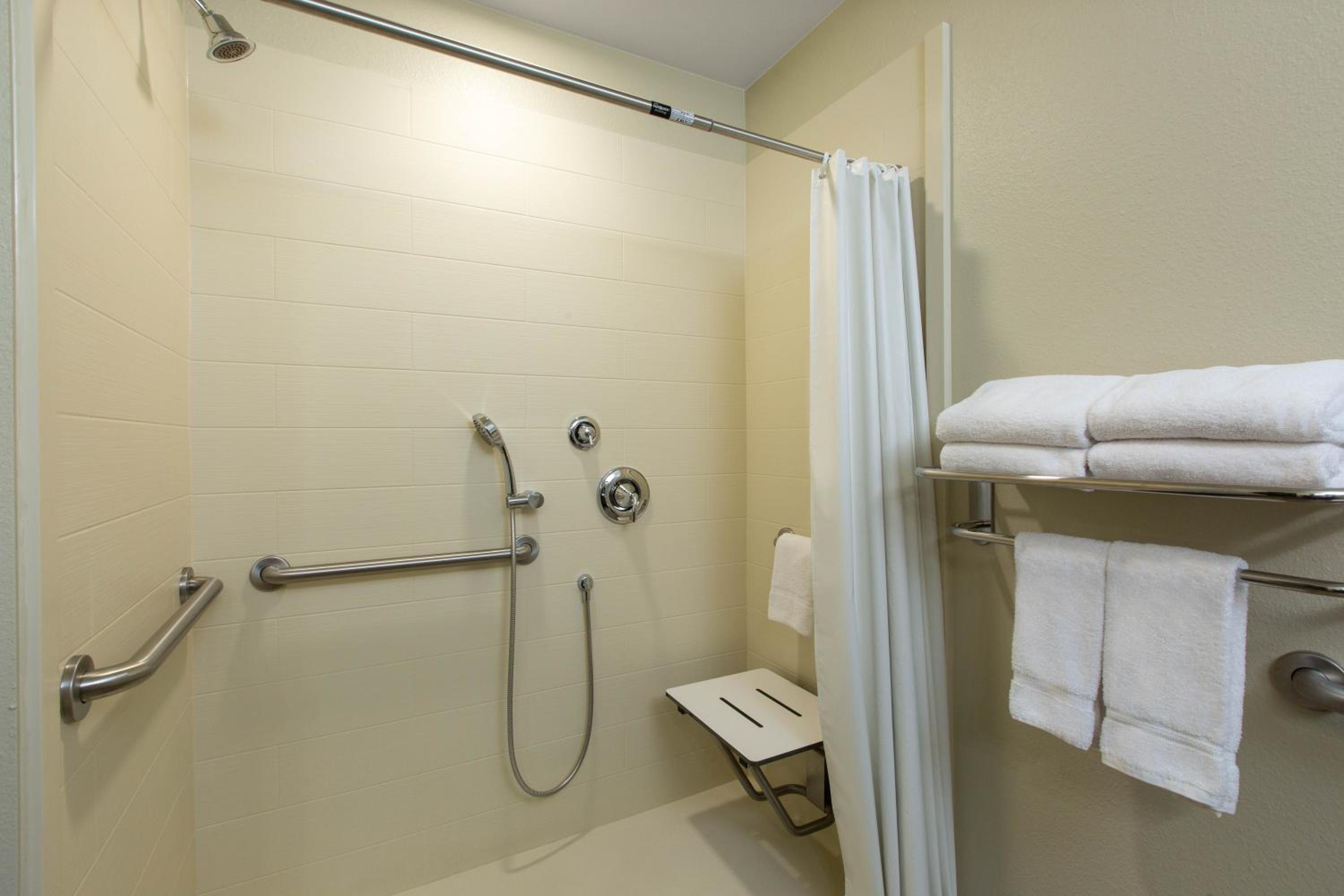 Suite with King Bed - Mobility Access/Non-Smoking photo 2
