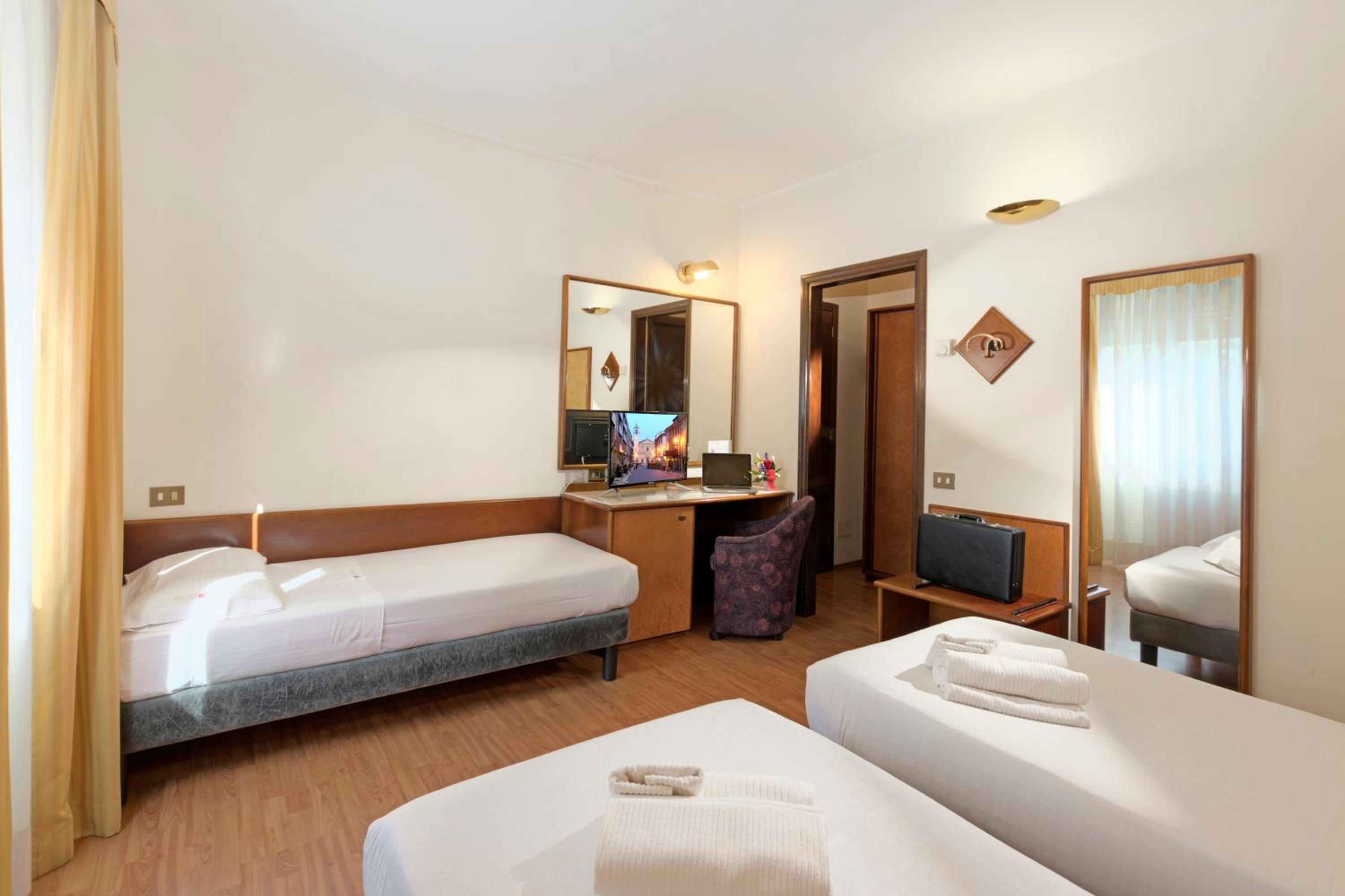 Classic Triple Room photo 1