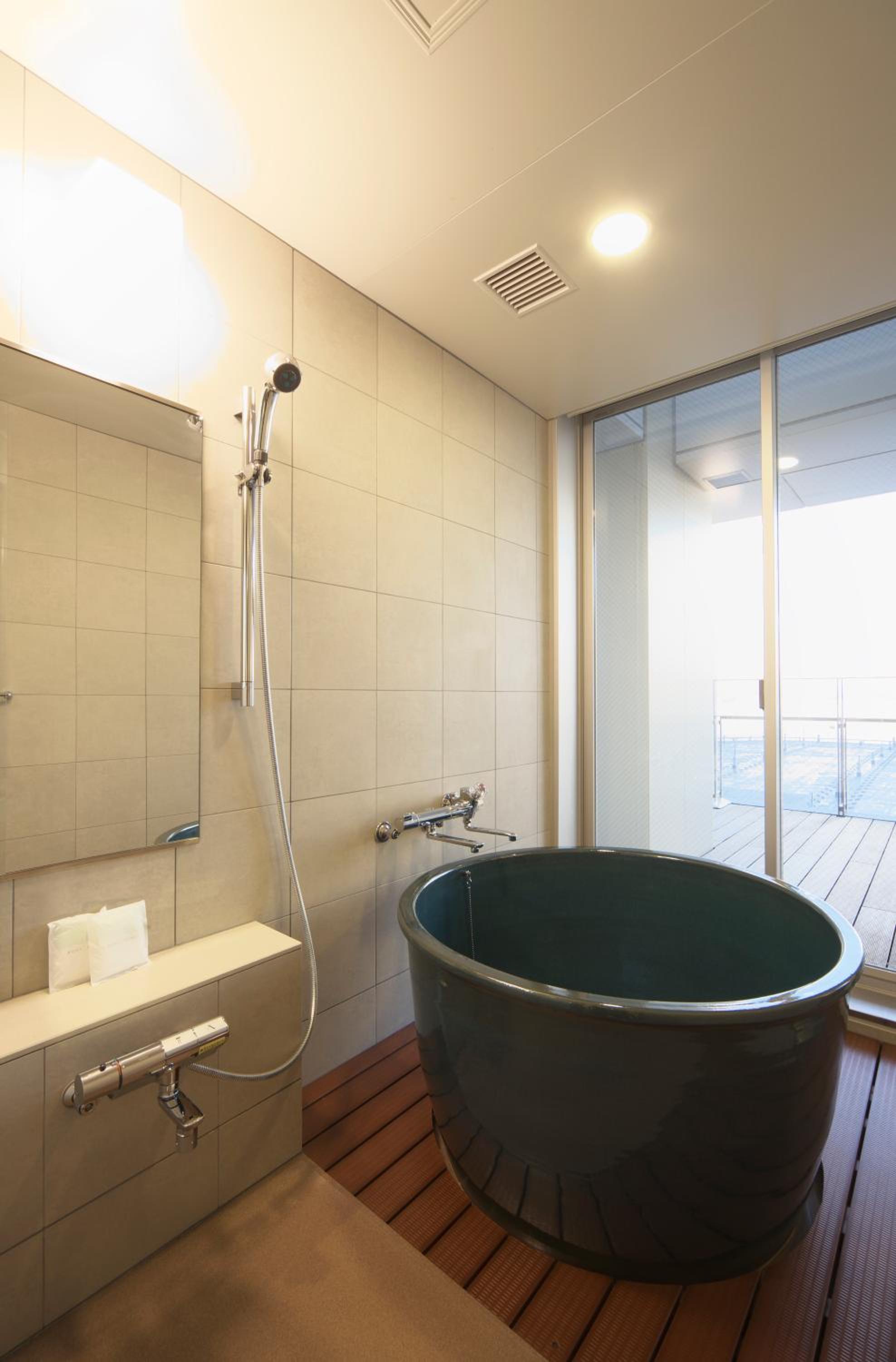 Japanese-Style Quadruple Room photo 3