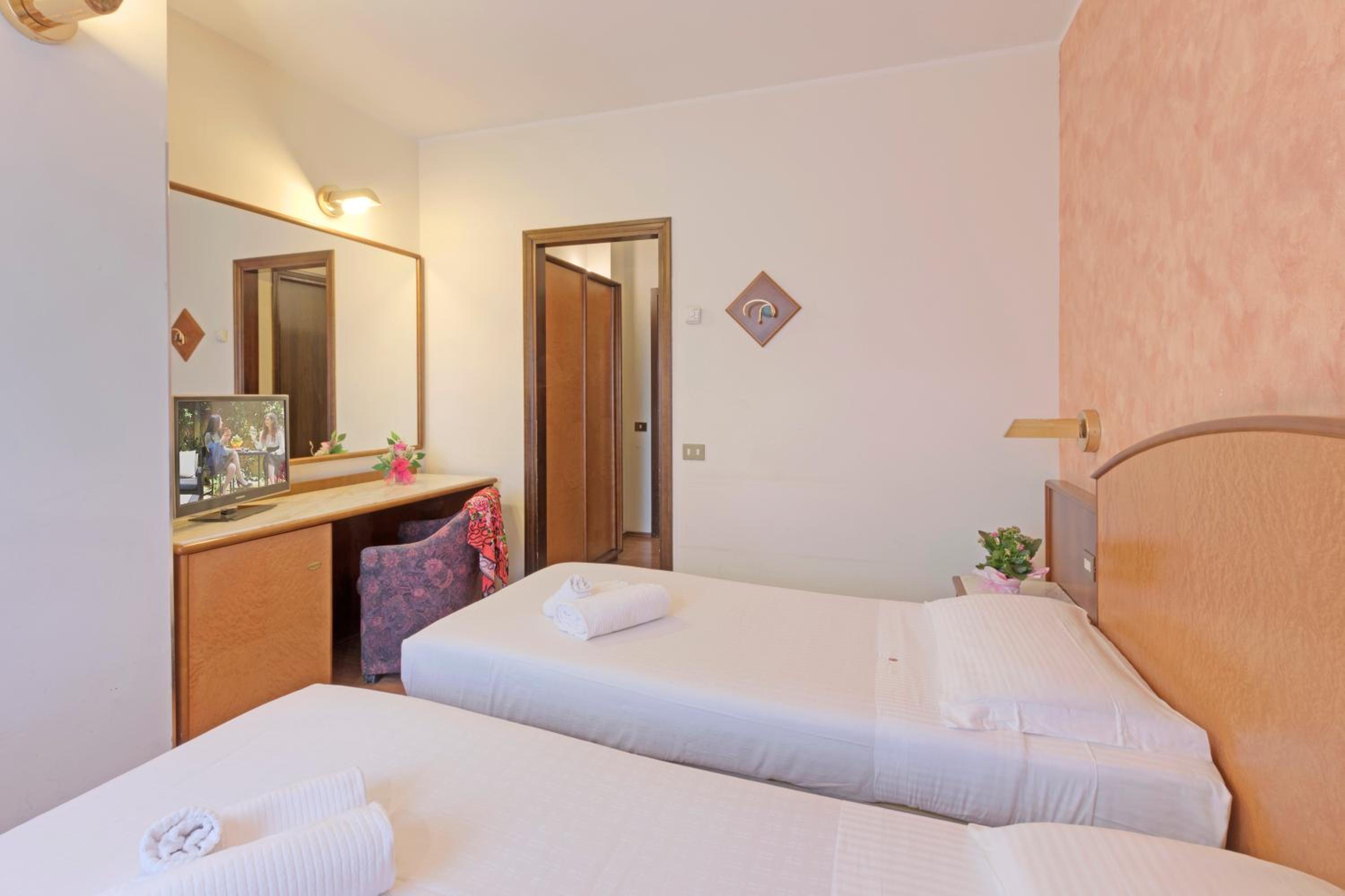 Classic Twin Room