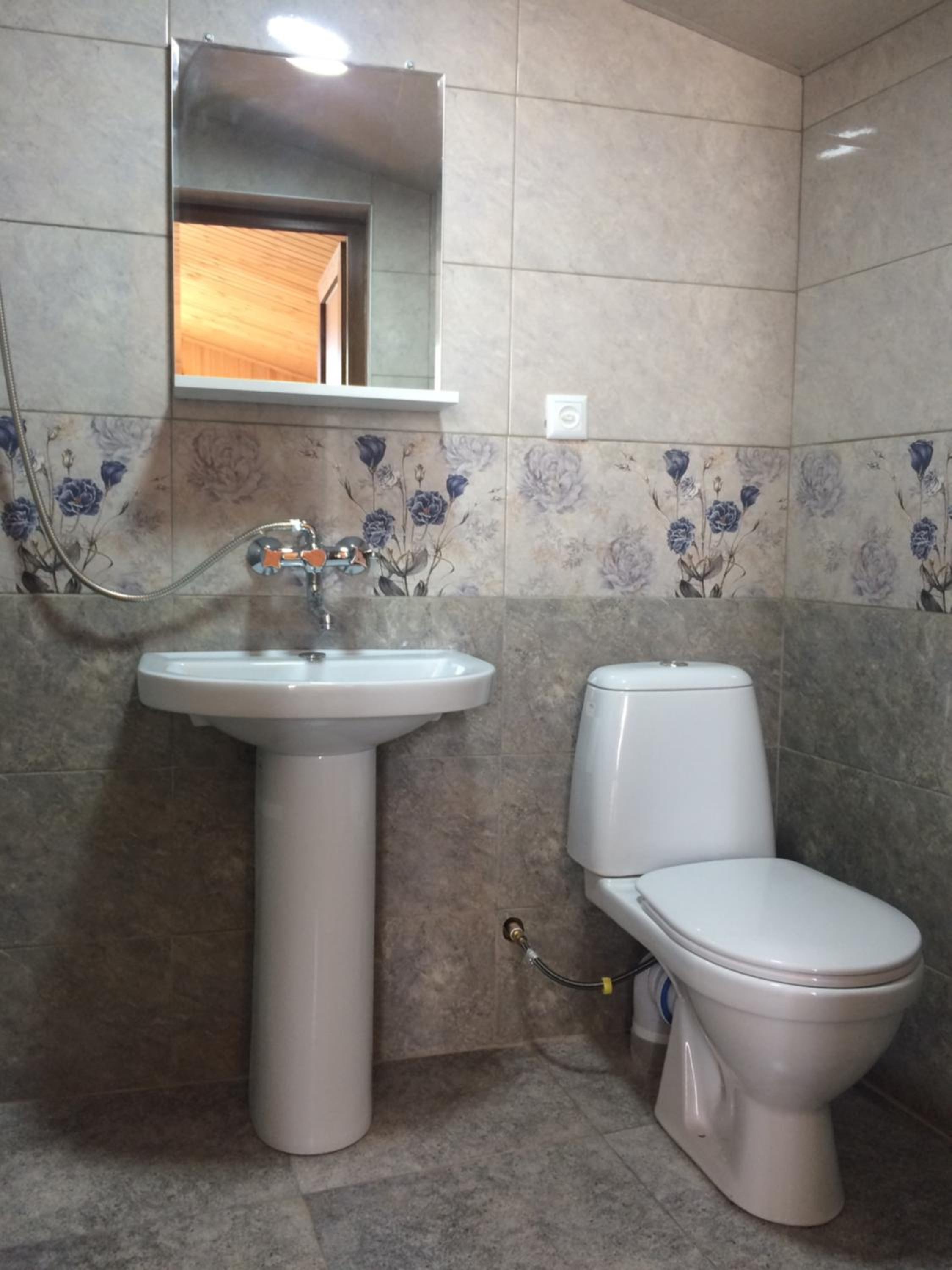 Family Room with Shower photo 2