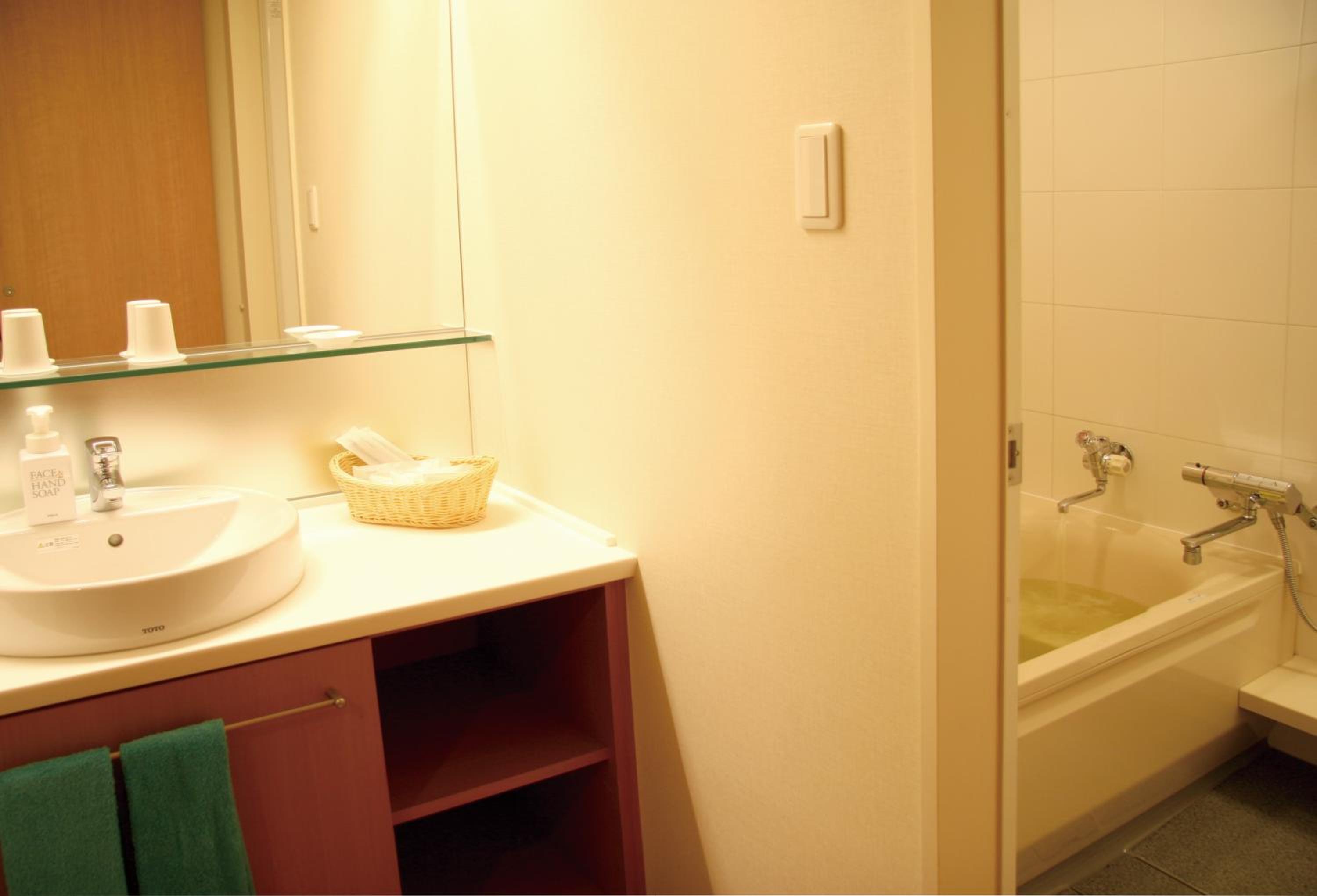 Twin Room With Balcony photo 3