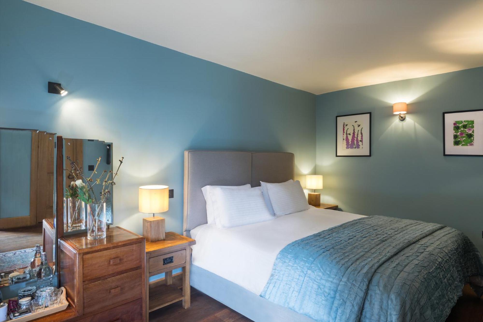 Large Double or Twin Room (pet friendly) photo 1
