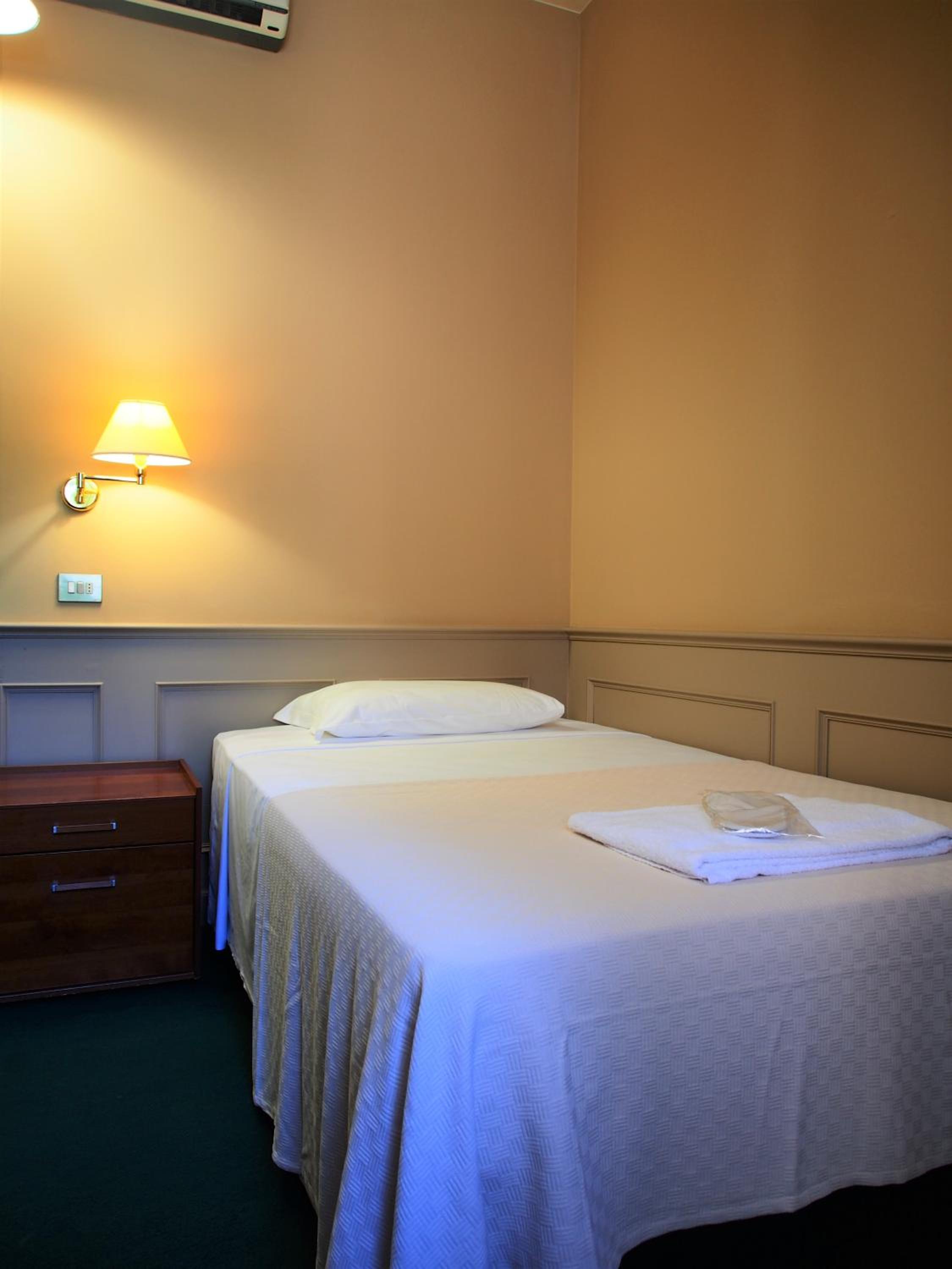 Single Room photo 2