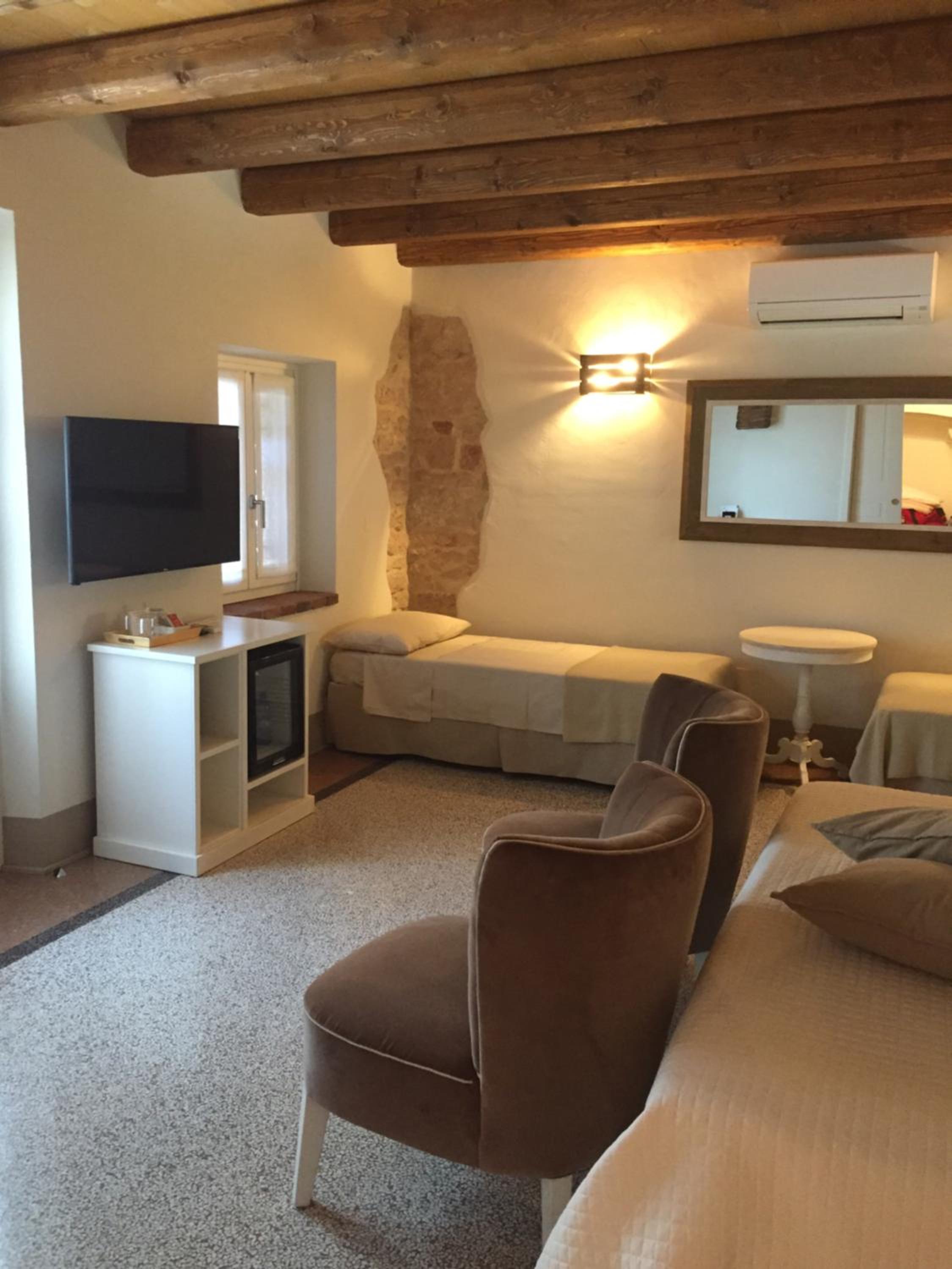 Junior Suite - Photo 1