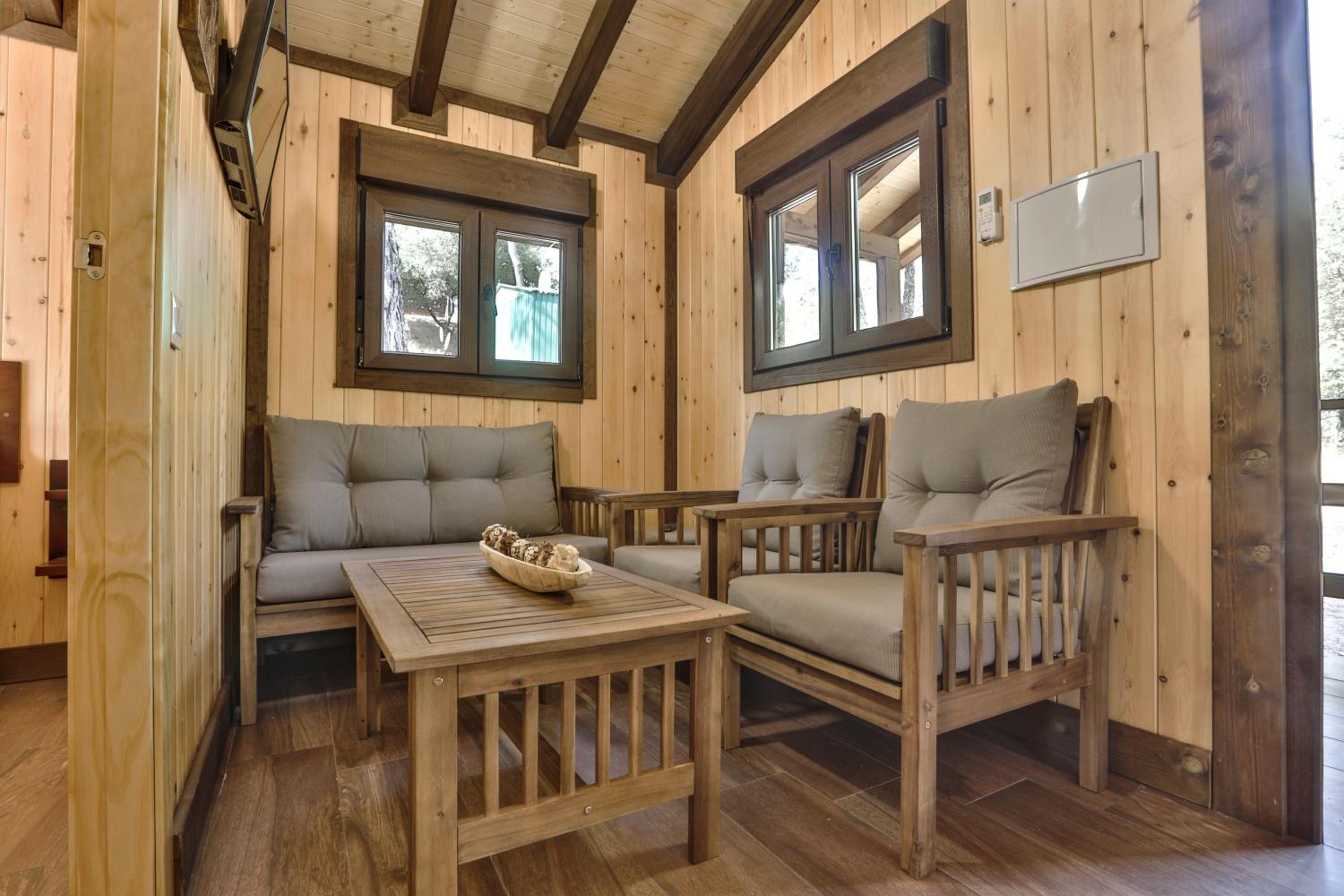 Bungalow (2 Adults) photo 3