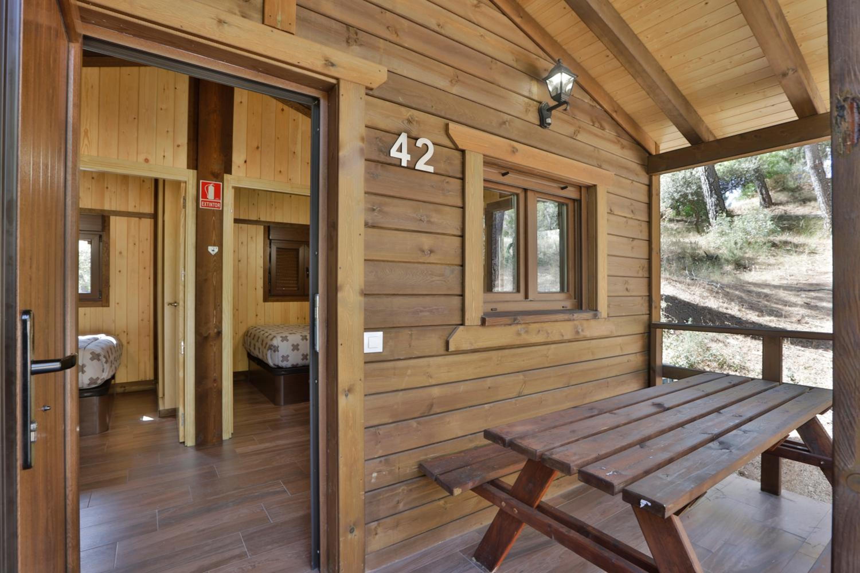 Bungalow de Dos Habitaciones (4 Adultos)