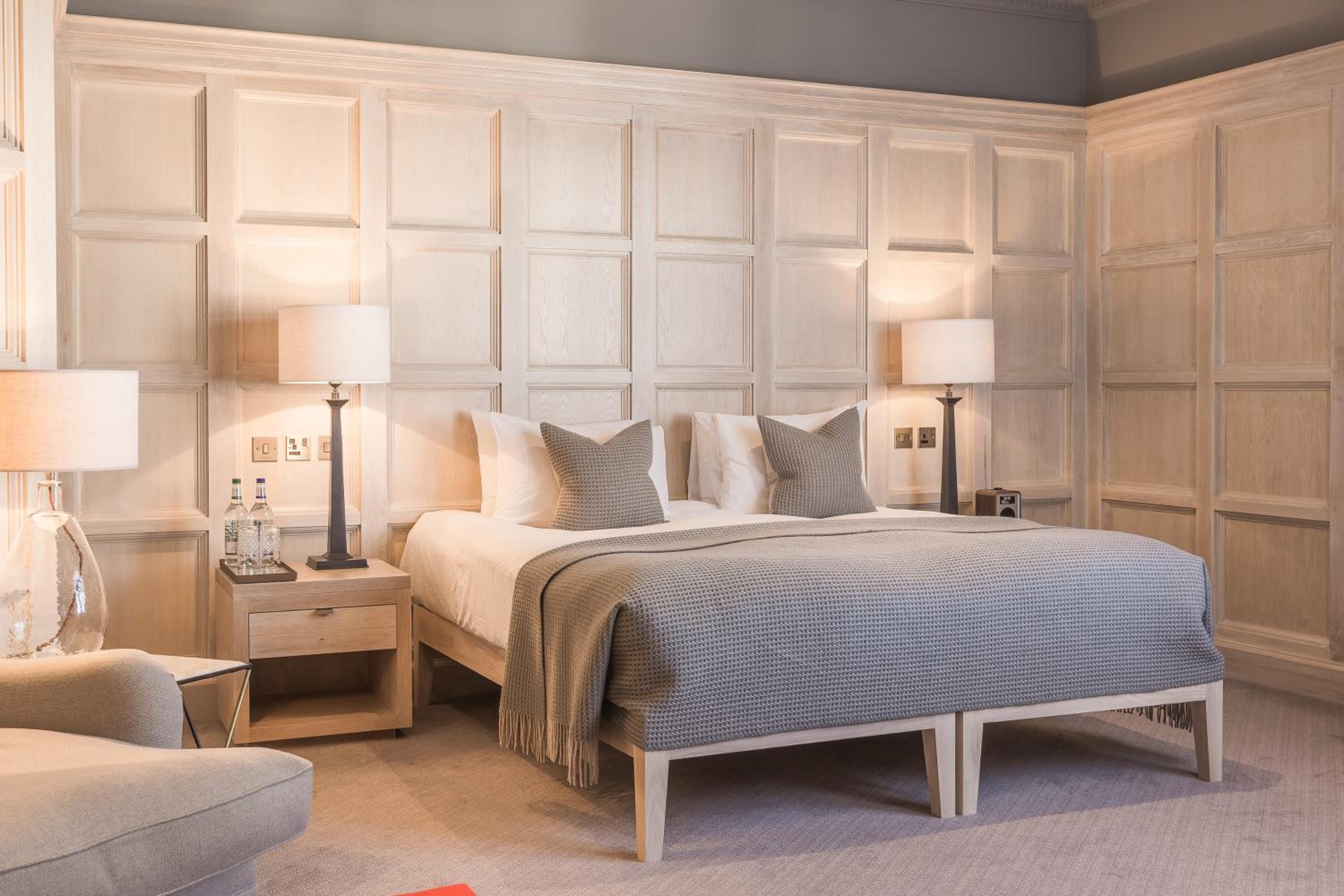 Feature Twin or Double Room thumbnail 5