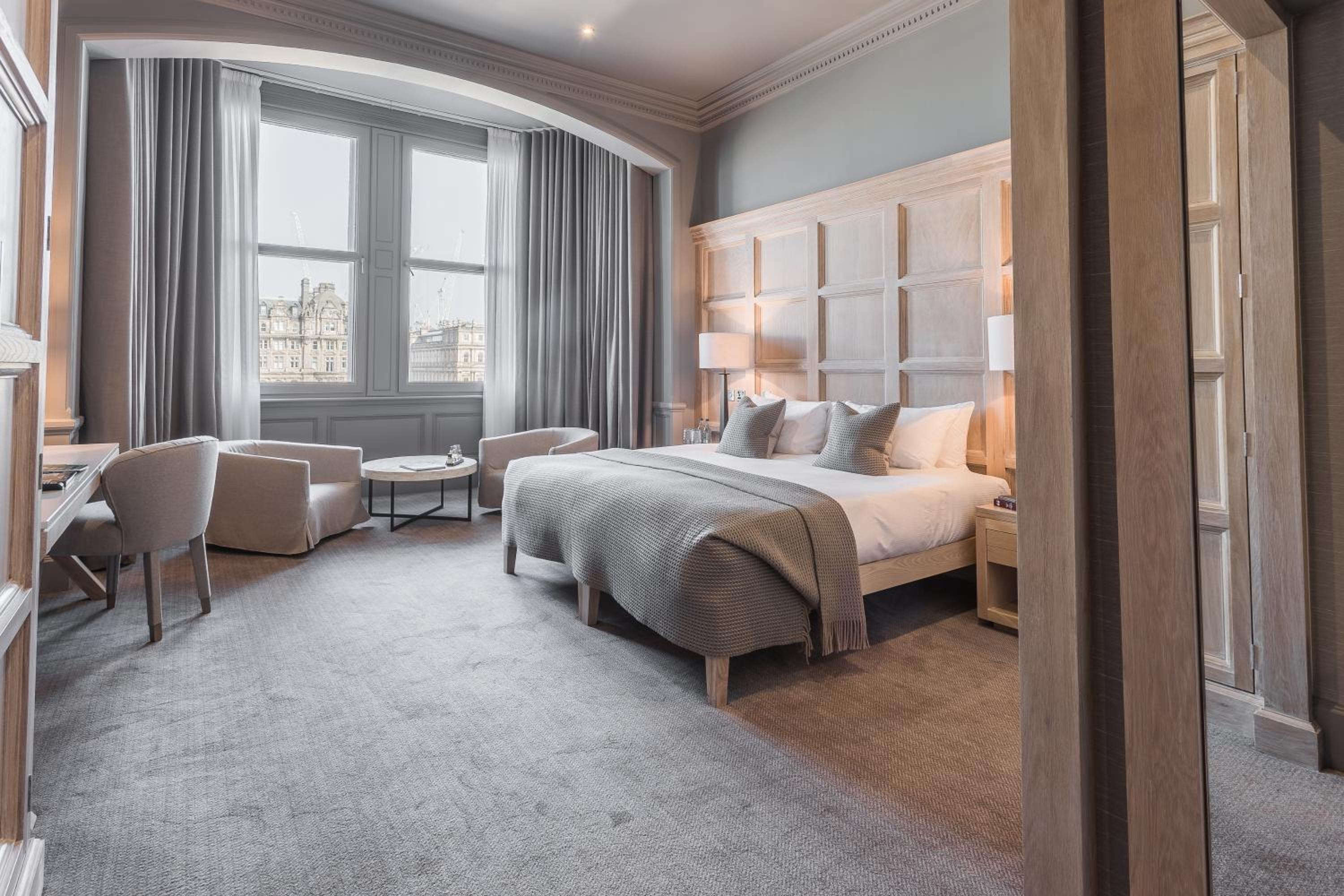 Director Twin or Double Room City View - Photo 15