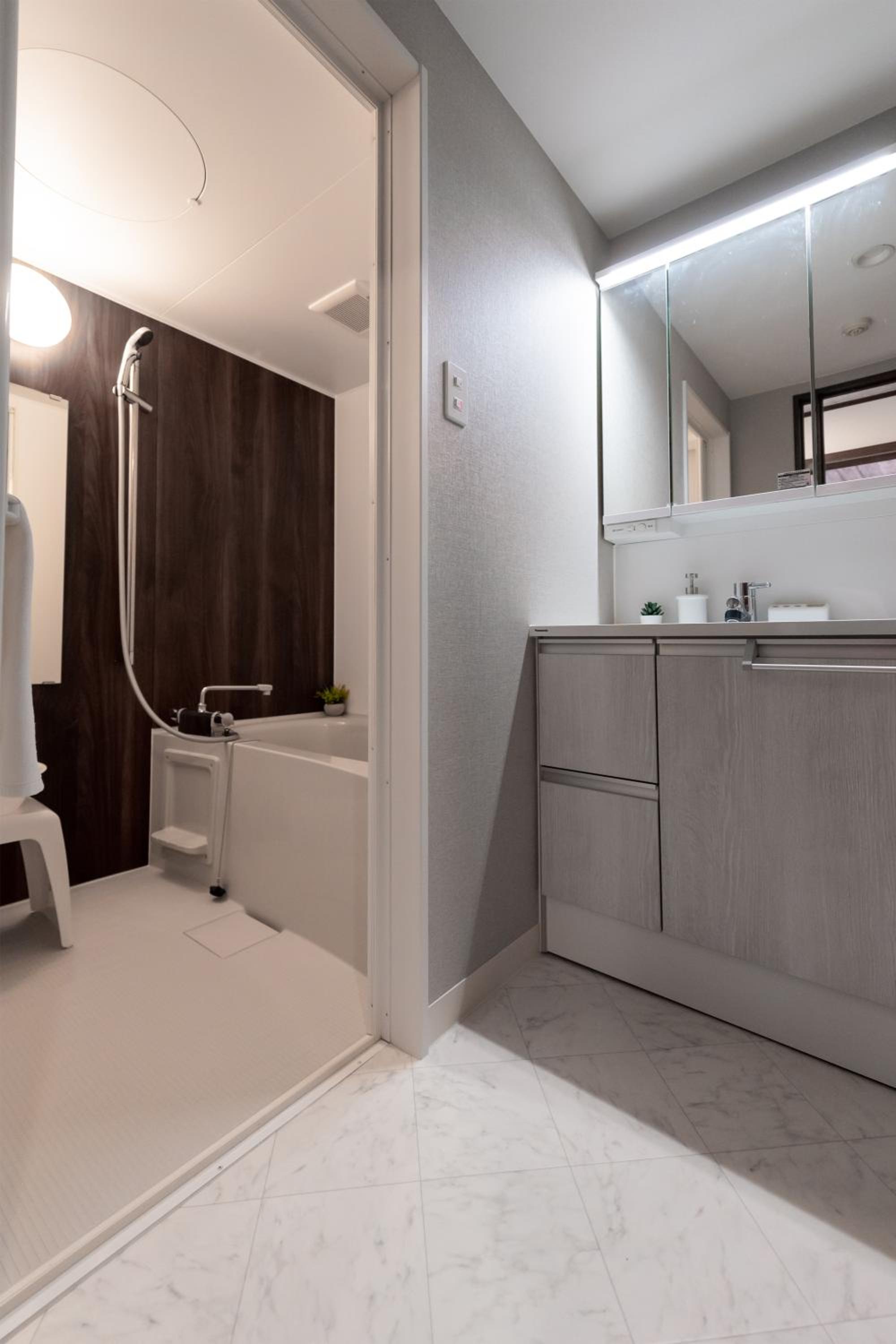 Four-Bedroom Apartment (No Dog) - Photo 57