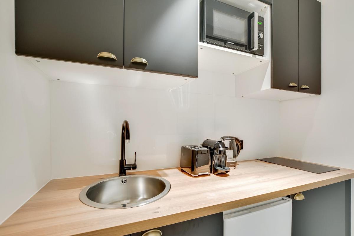 Studio Apartment photo 3