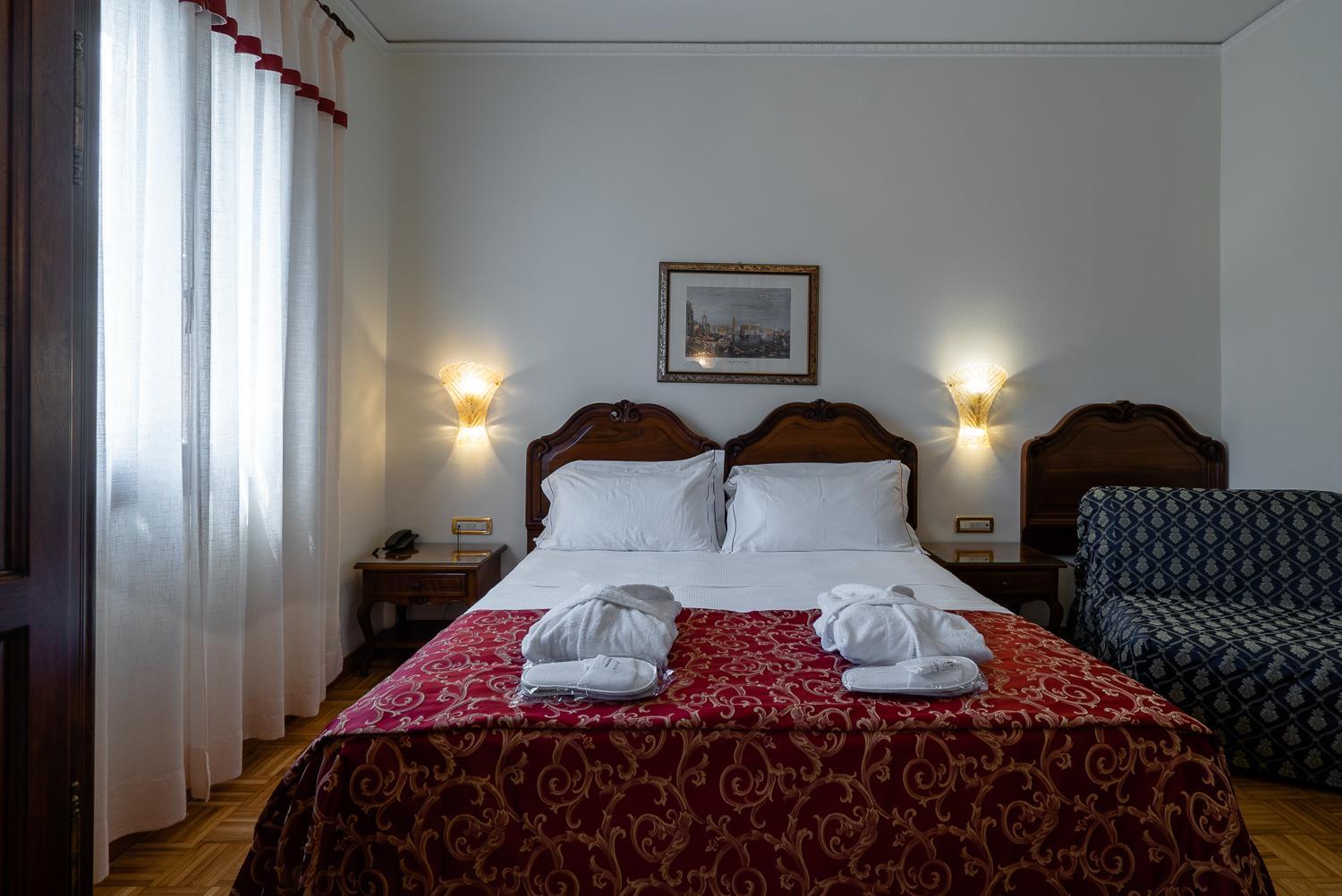Deluxe Double Room - Photo 1