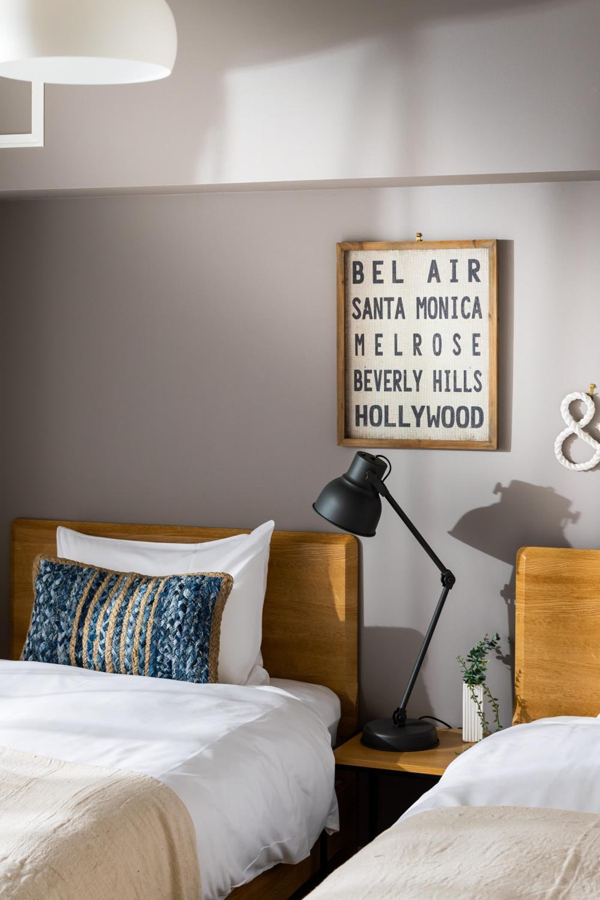 Four-Bedroom Apartment (No Dog) - Photo 26