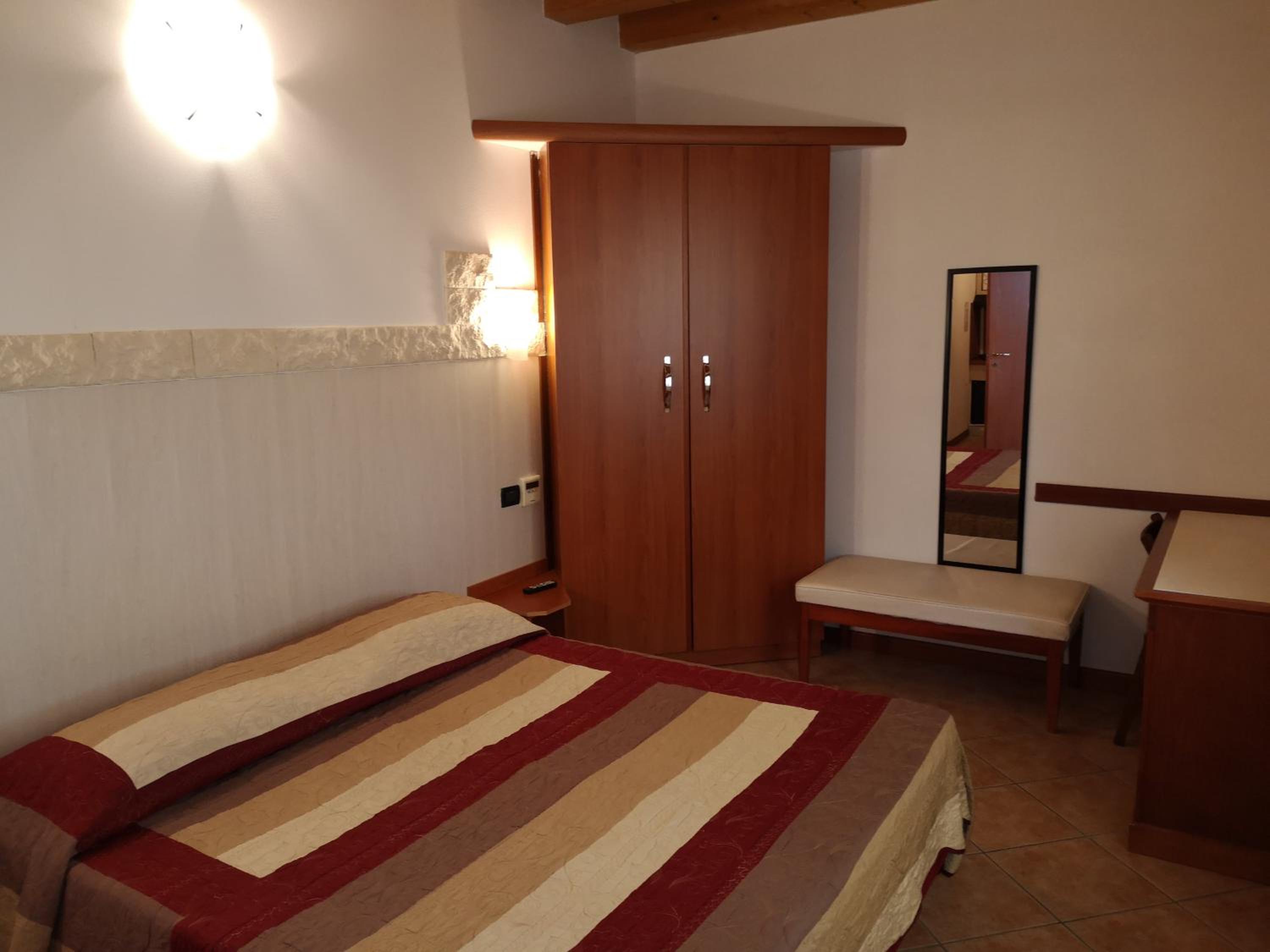 Studio (2 Adults)