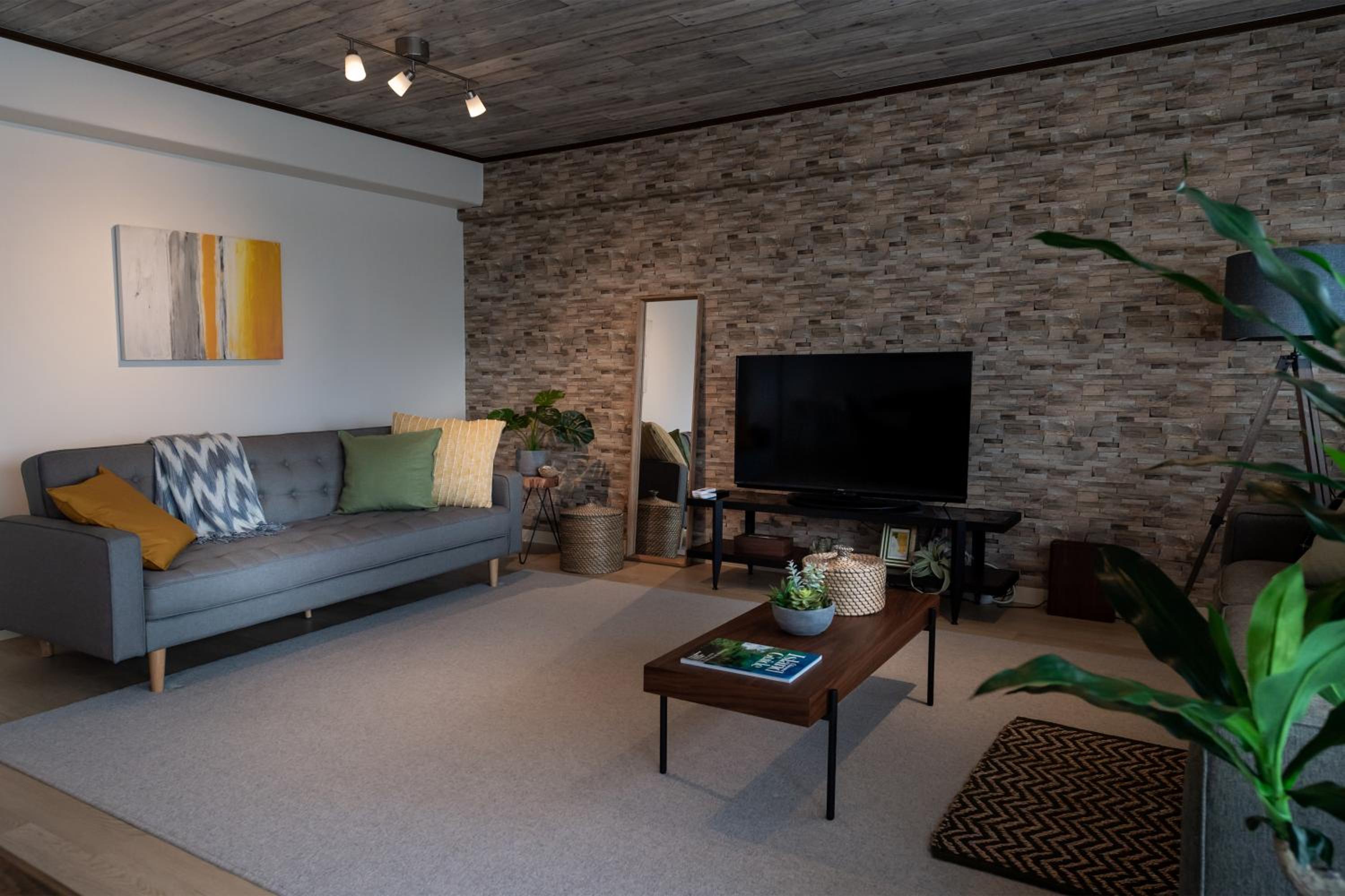 Four-Bedroom Apartment (No Dog) - Photo 40
