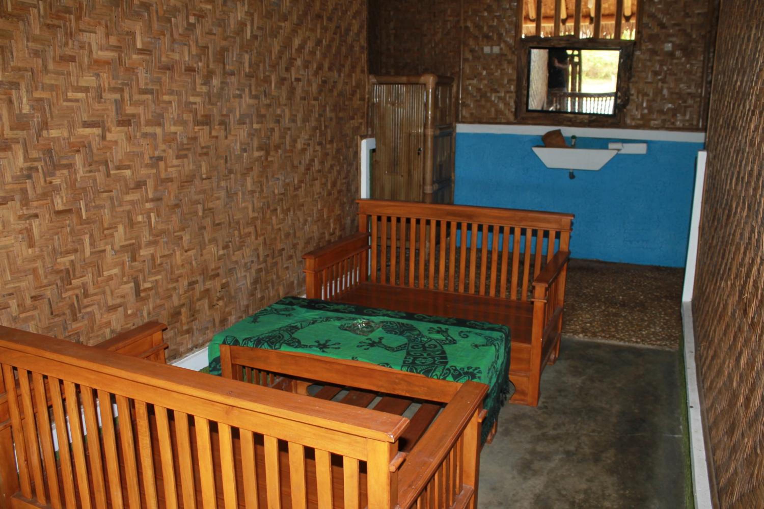 Superior Bungalow - Photo 3