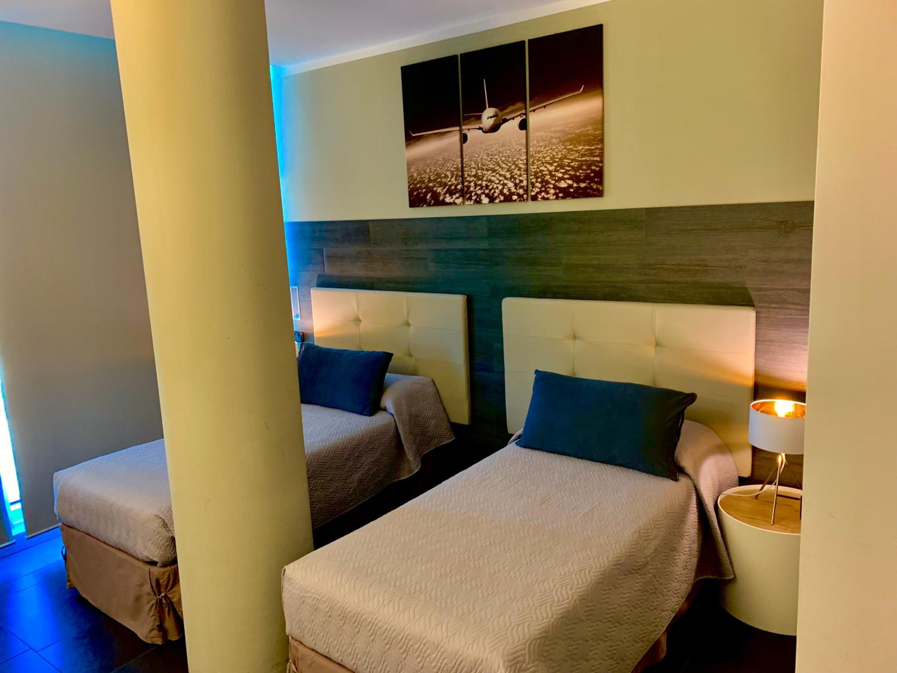 Deluxe Twin Room Single Use (1 Adult) photo 1