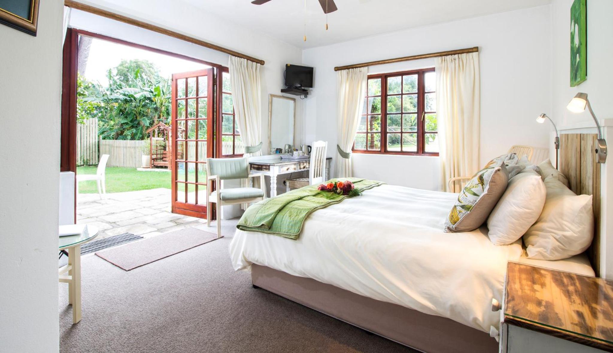 Double Room with Patio photo 2