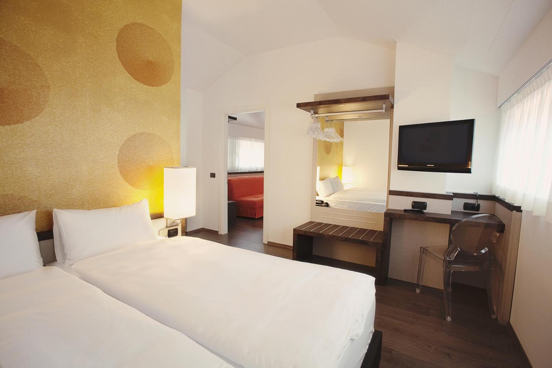 Suite - Photo 4