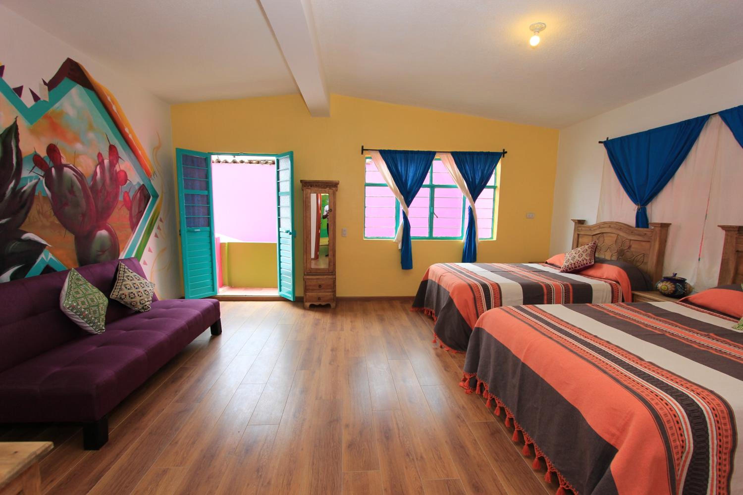 Superior Family Room photo 1
