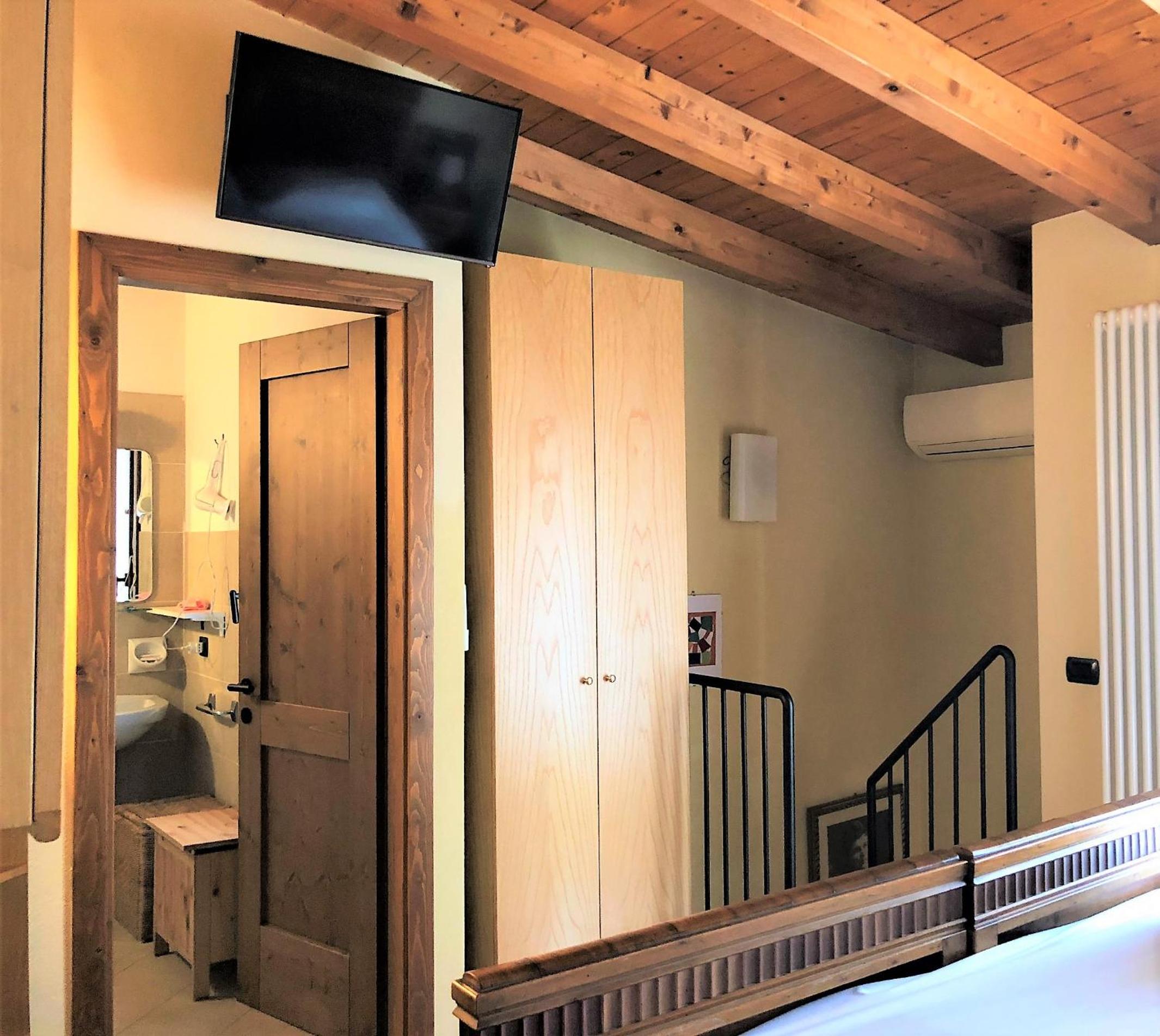 One-Bedroom Apartment - Split Level