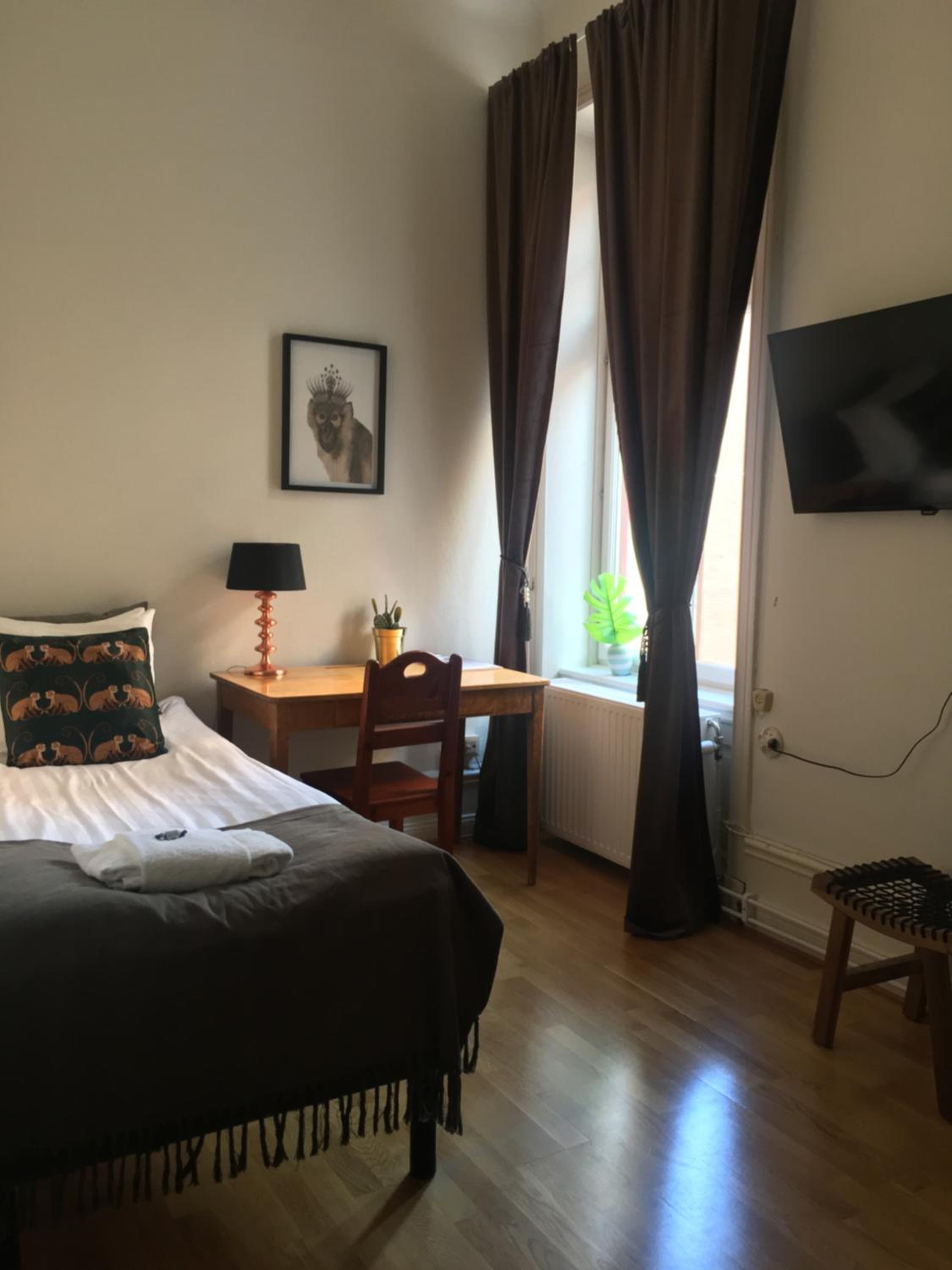 Budget Single Room with Shared Bathroom photo 1
