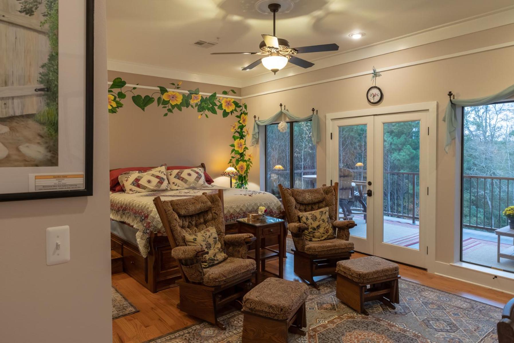King Room with Balcony photo 1