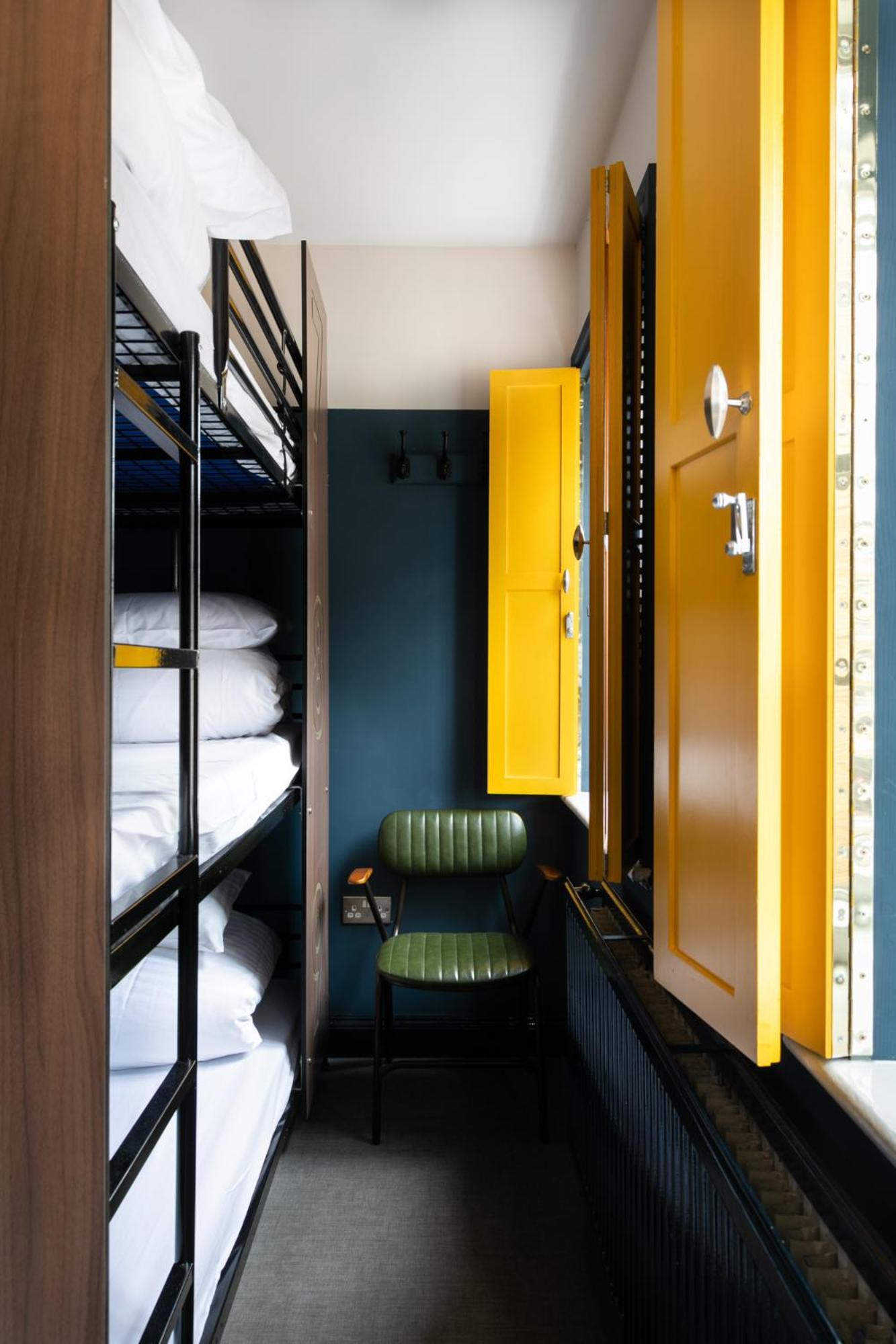 Bunk Bed in 9-Bed Female Dormitory Room photo 2