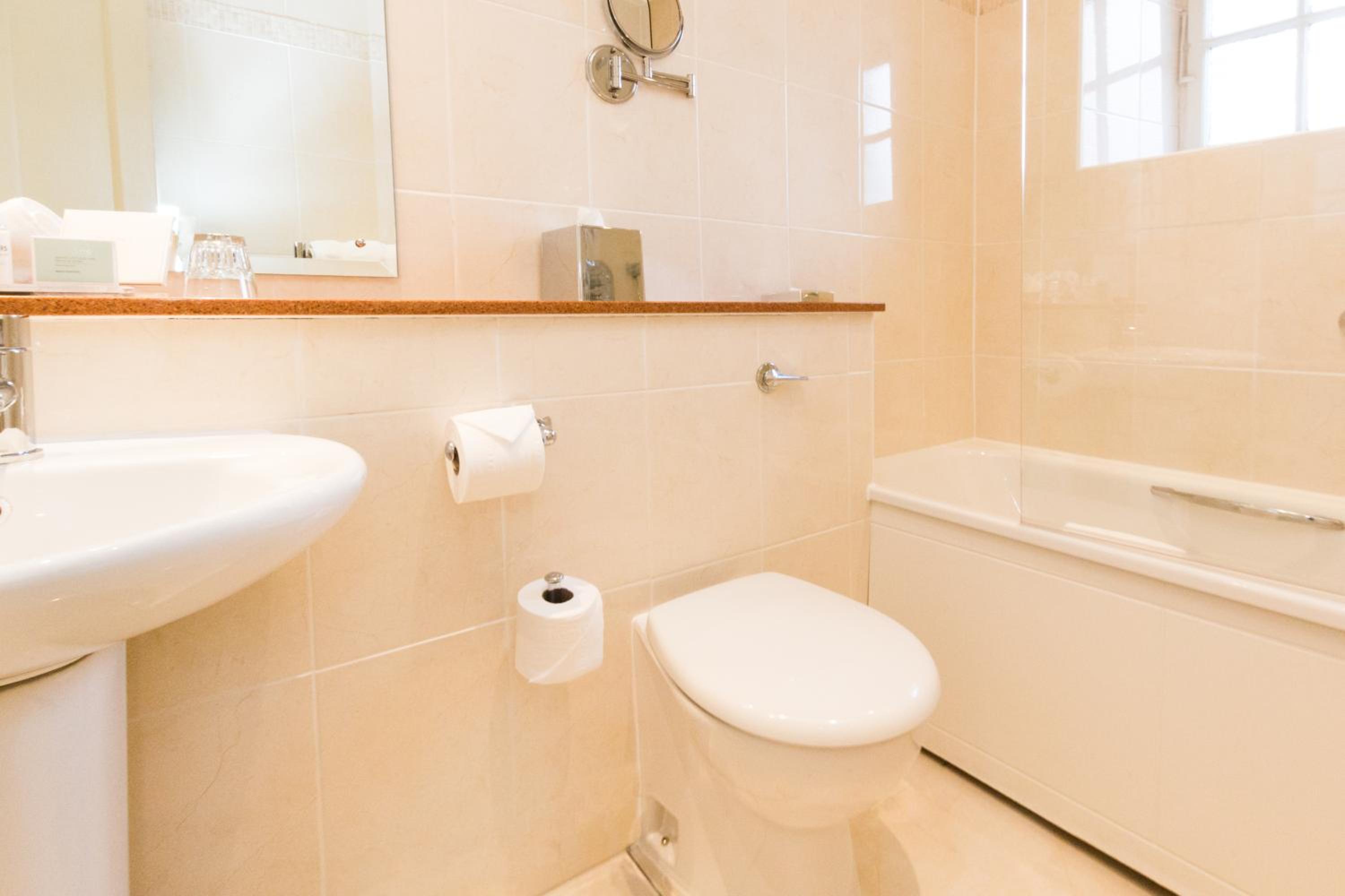 Standard Double Room - Photo 7