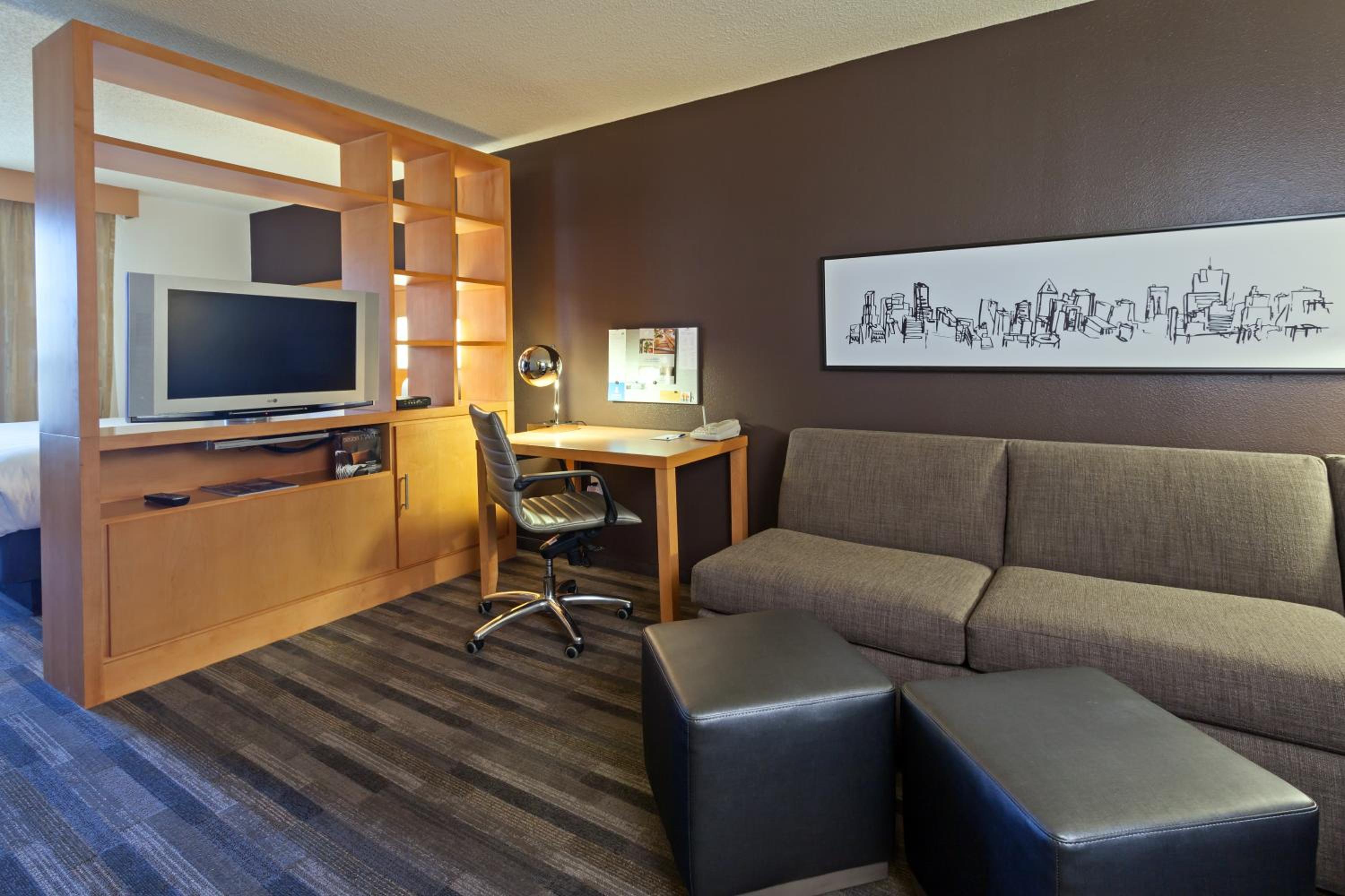 King Studio Suite - Photo 3